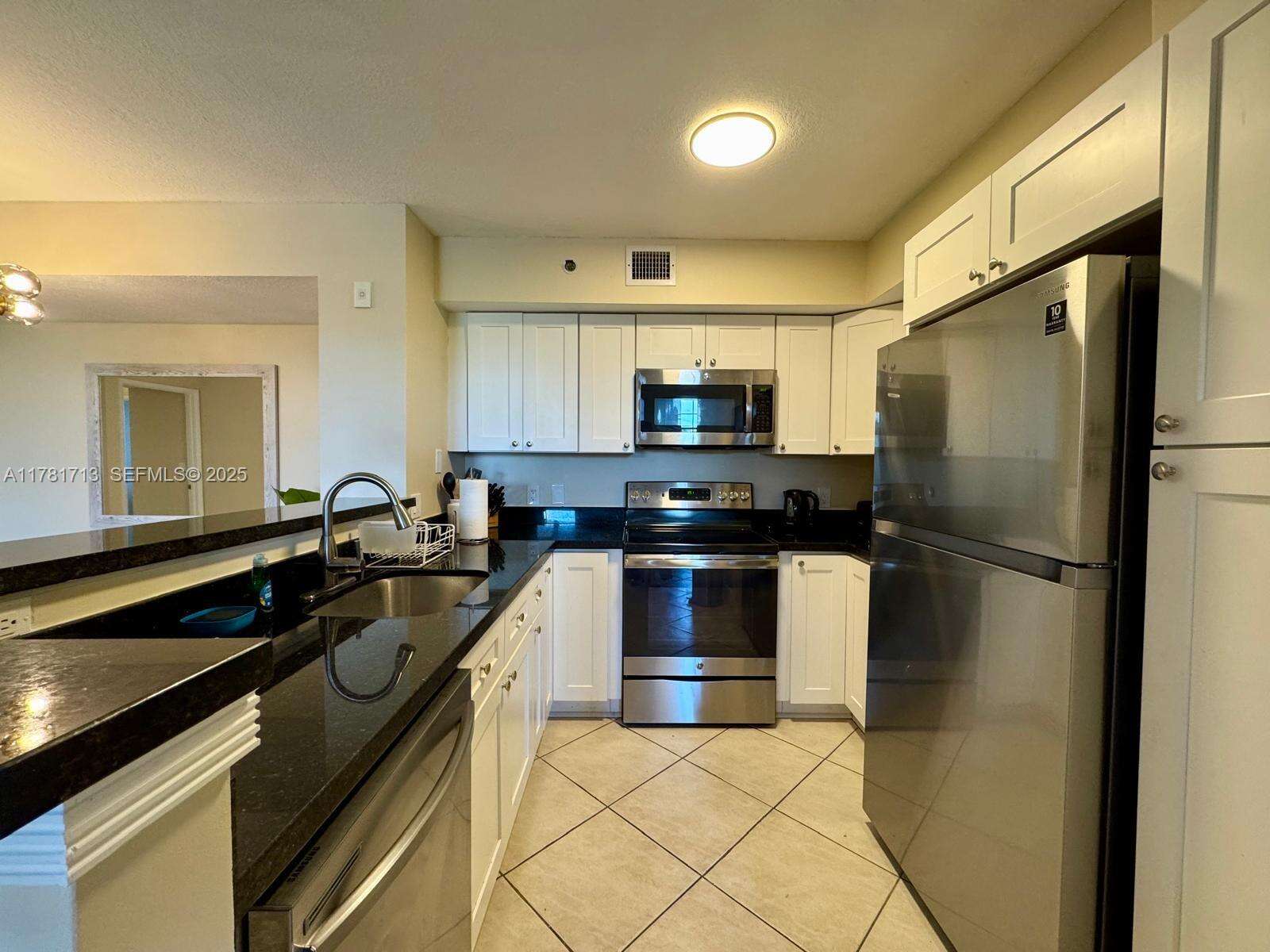 The Yacht Club At Aventura at 19501 Country Club Dr, Aventura, FL 33180 - For Rent photo 13
