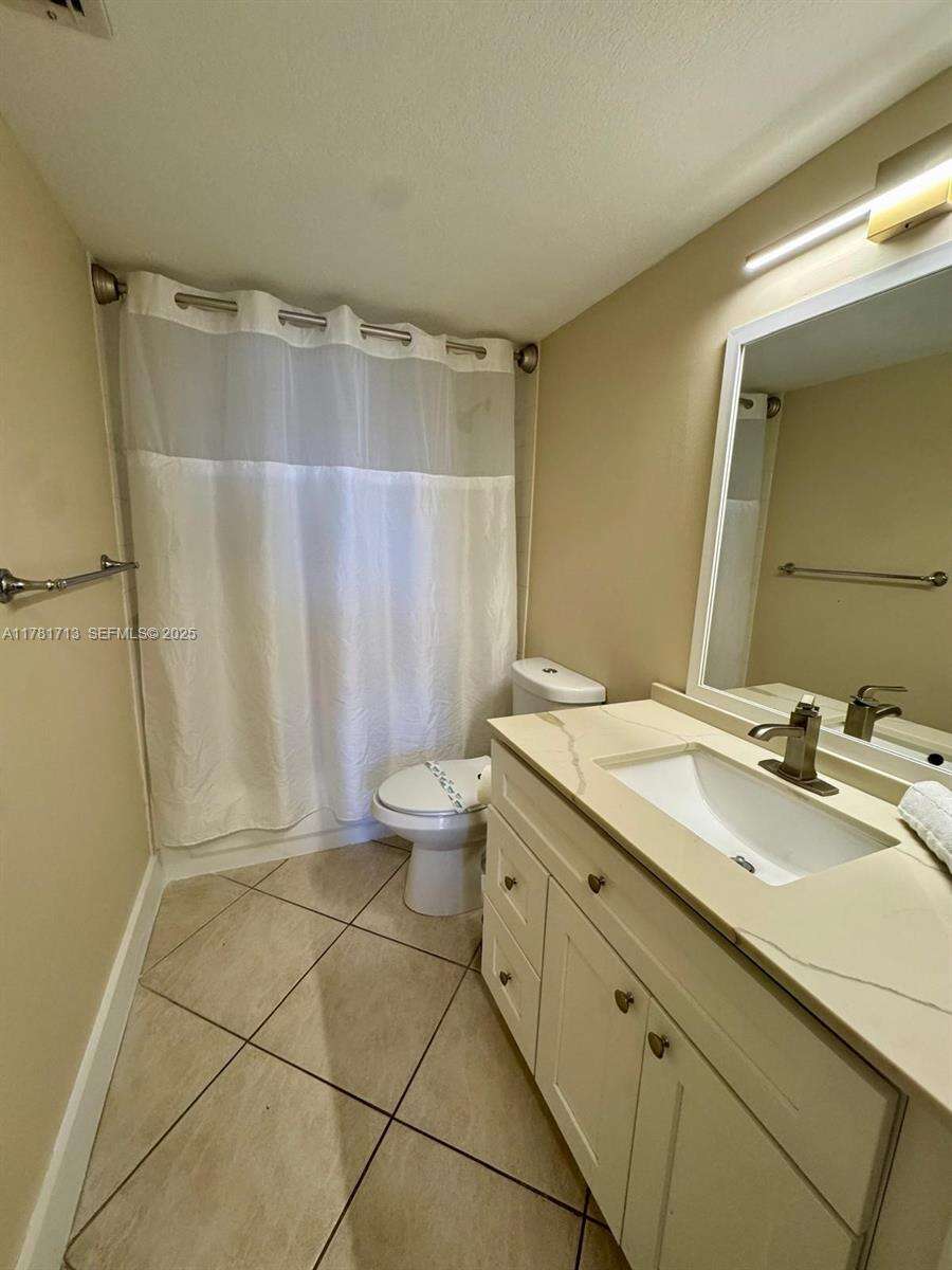 The Yacht Club At Aventura at 19501 Country Club Dr, Aventura, FL 33180 - For Rent photo 21