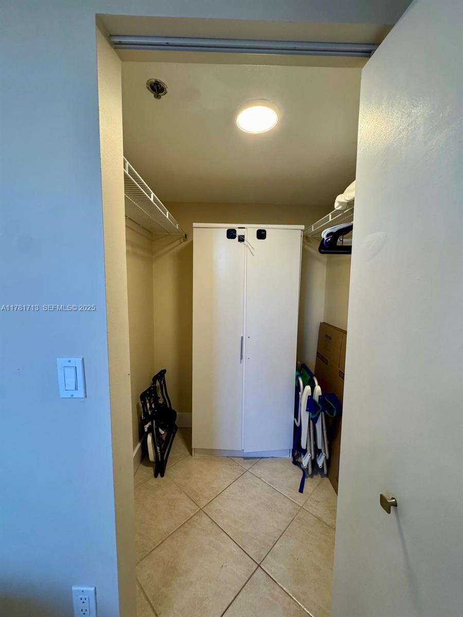 The Yacht Club At Aventura at 19501 Country Club Dr, Aventura, FL 33180 - For Rent photo 25