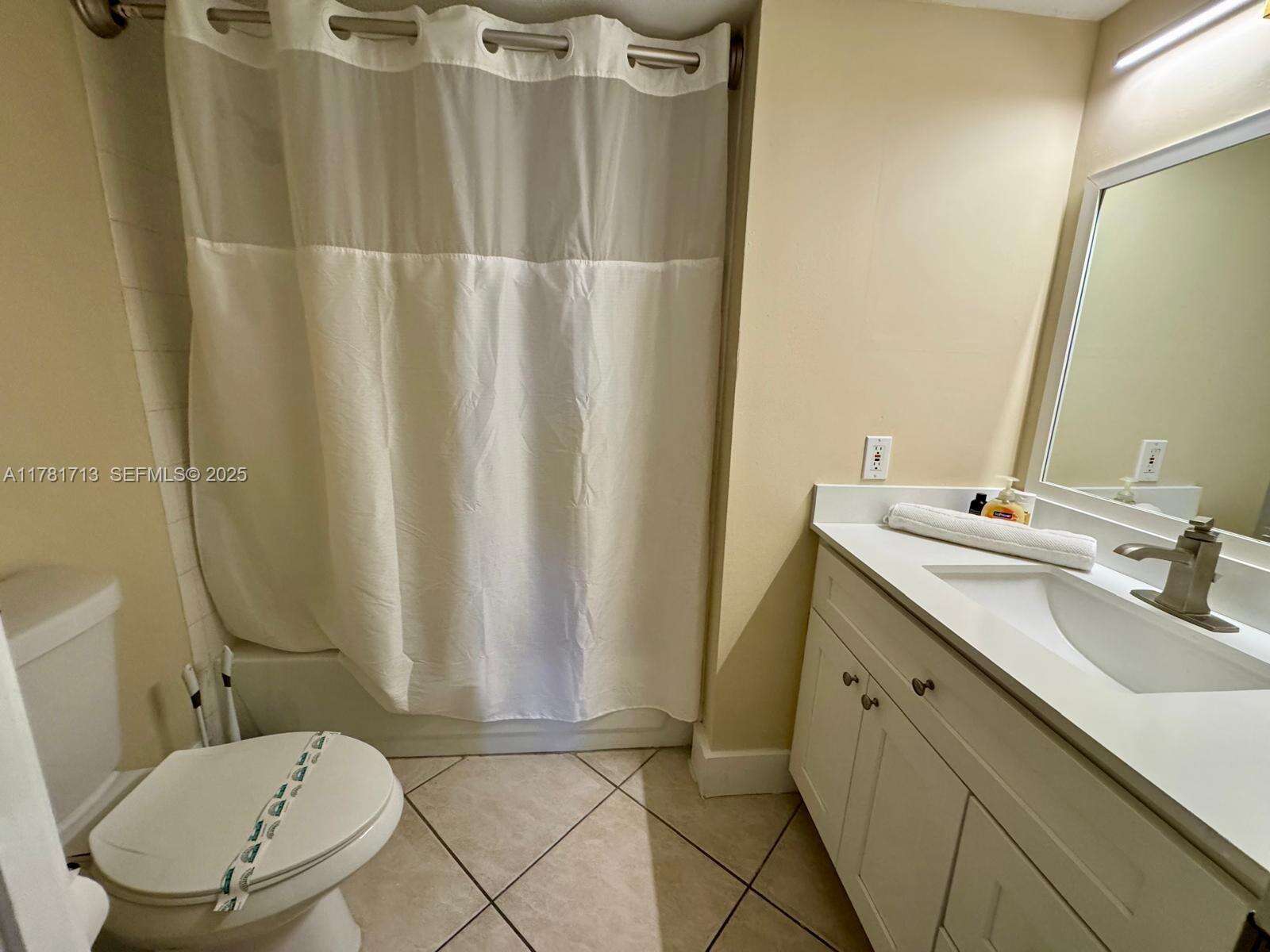 The Yacht Club At Aventura at 19501 Country Club Dr, Aventura, FL 33180 - For Rent photo 28