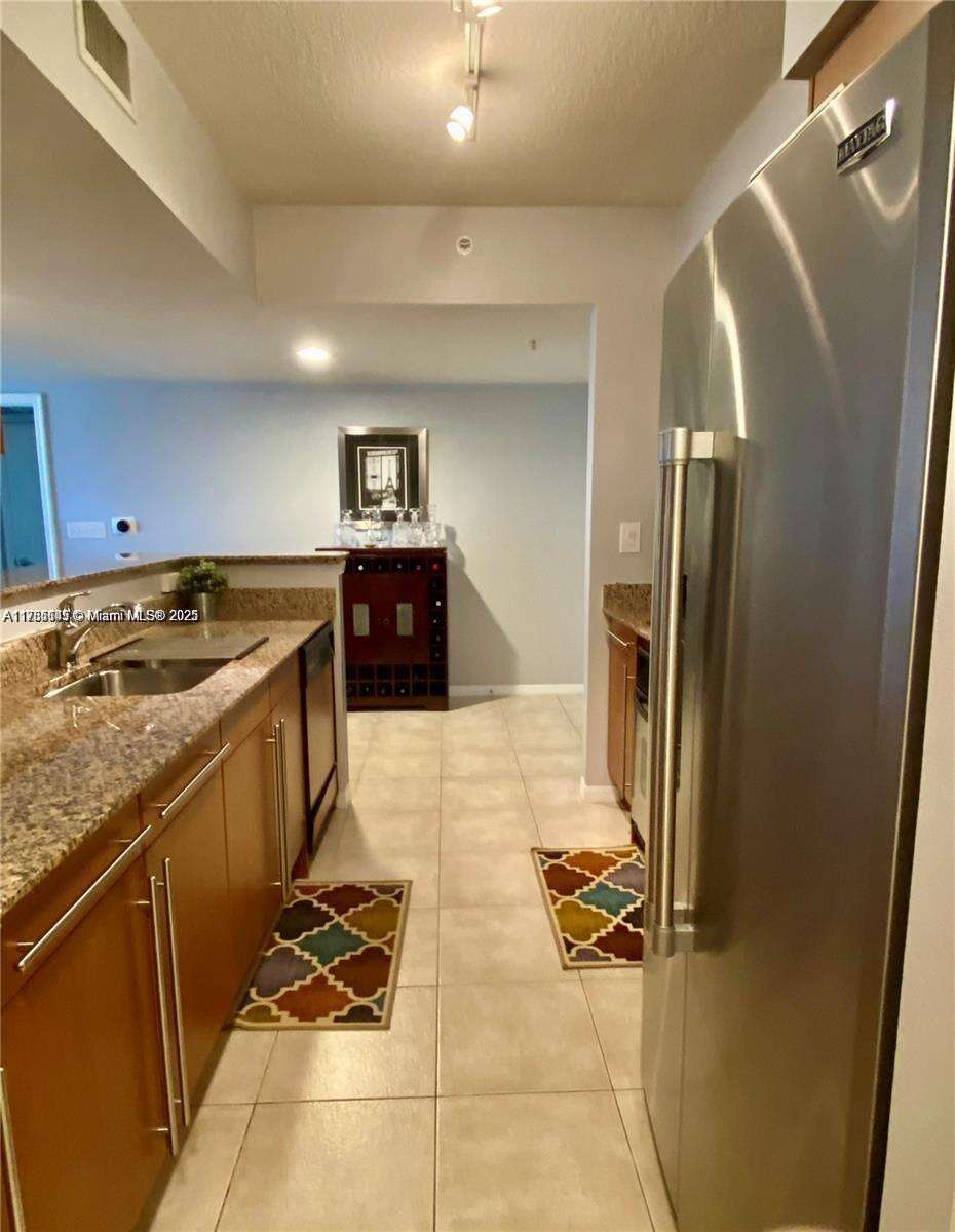 2080 Ocean Dr, Hallandale Beach, FL 33009 - For Rent photo 17