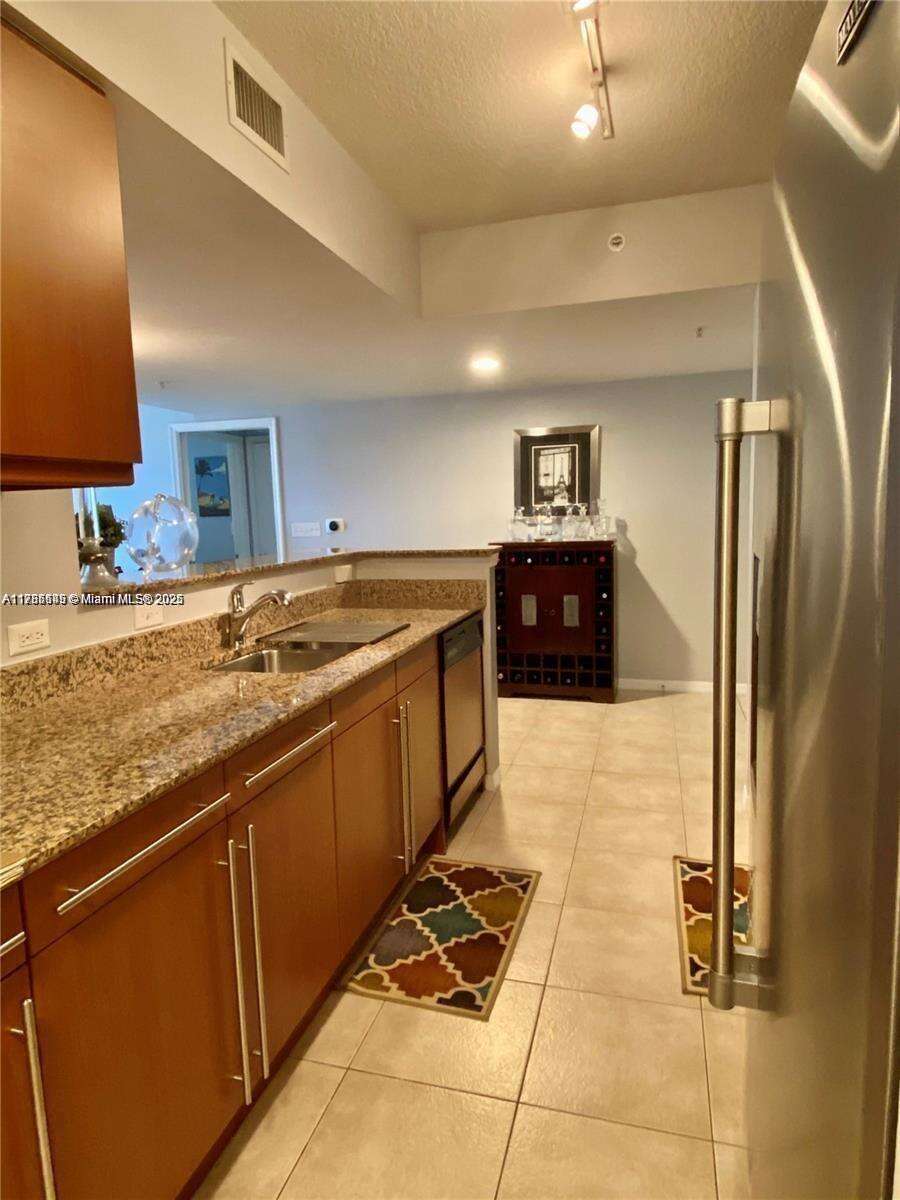 2080 Ocean Dr, Hallandale Beach, FL 33009 - For Rent photo 18