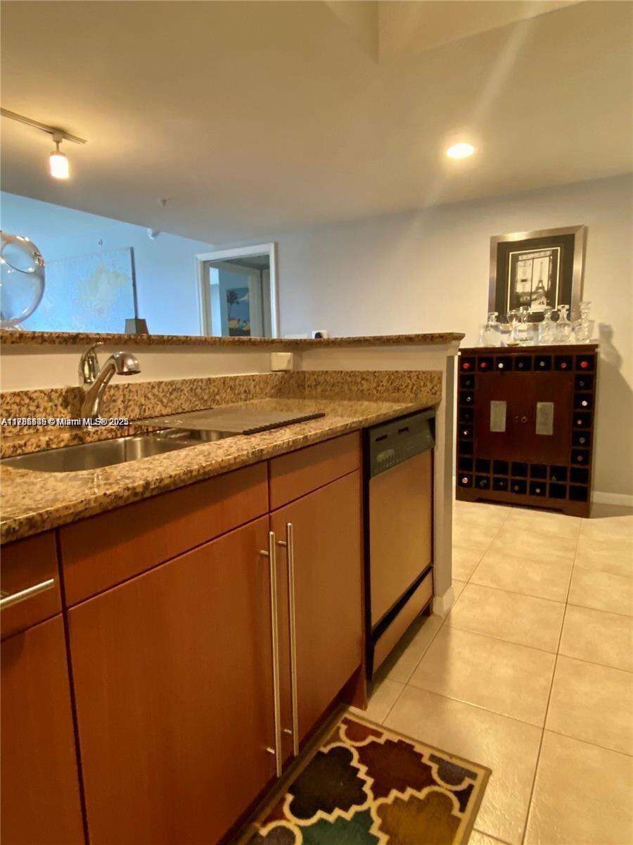 2080 Ocean Dr, Hallandale Beach, FL 33009 - For Rent photo 19