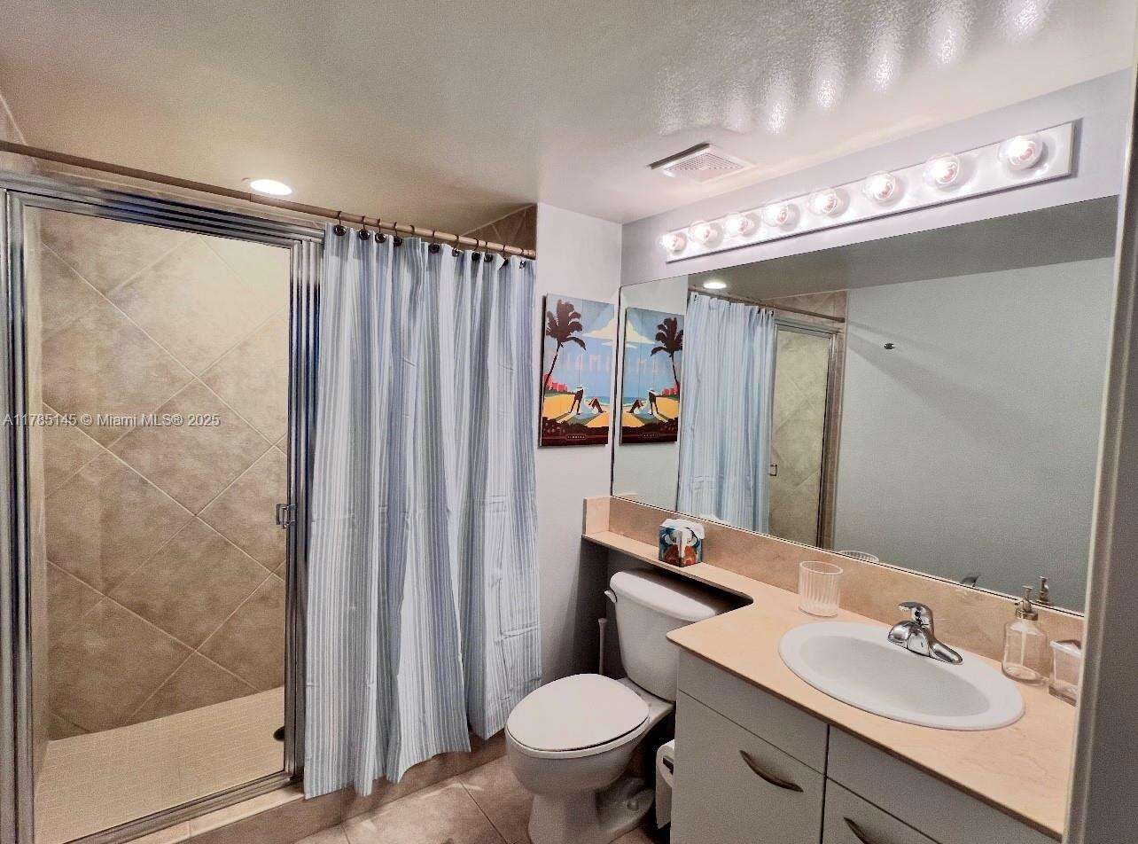 2080 Ocean Dr, Hallandale Beach, FL 33009 - For Rent photo 25
