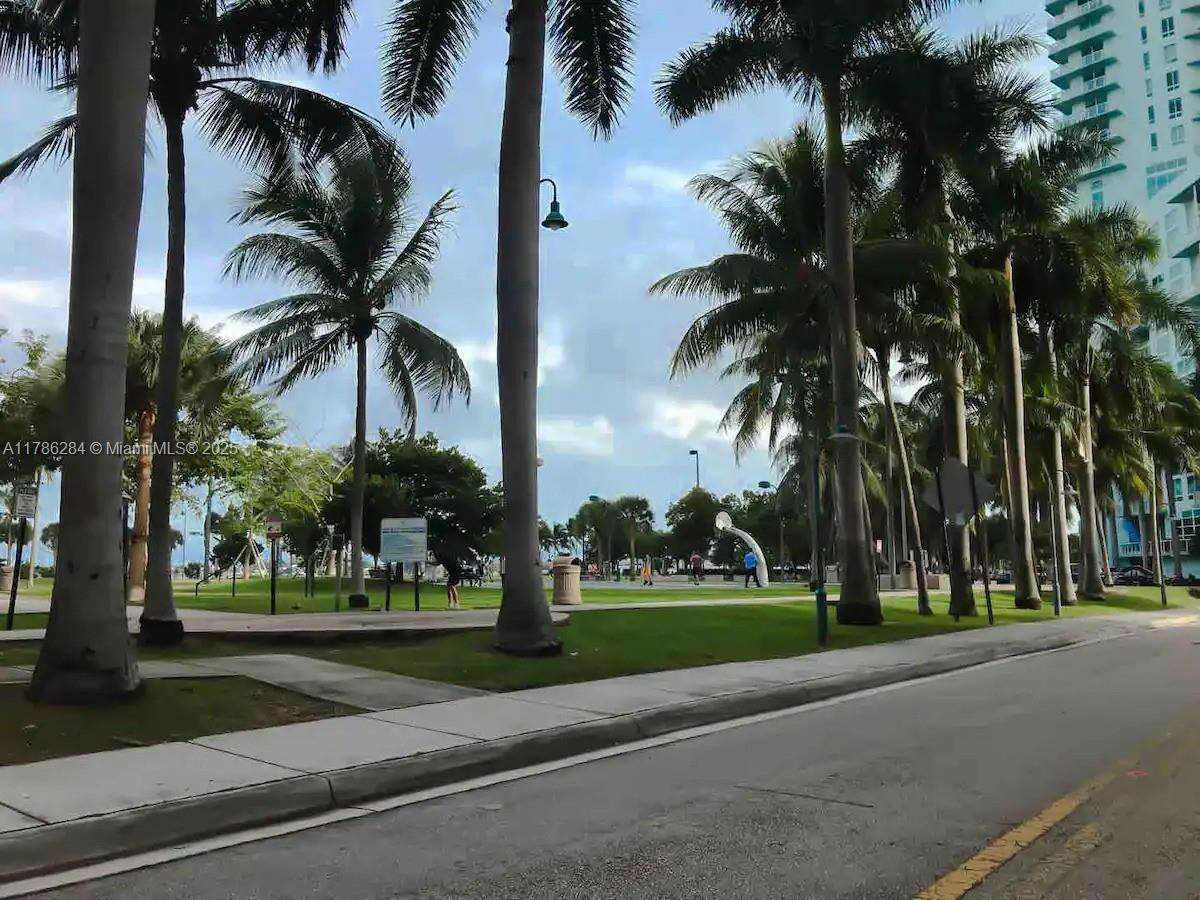 The Grand at 1717 Bayshore Dr, Miami, FL 33132 - For Rent photo 18