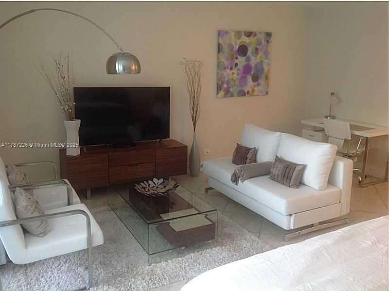 Roney Palace at 2301 Collins Ave, Miami Beach, FL 33139 - For Rent photo 11