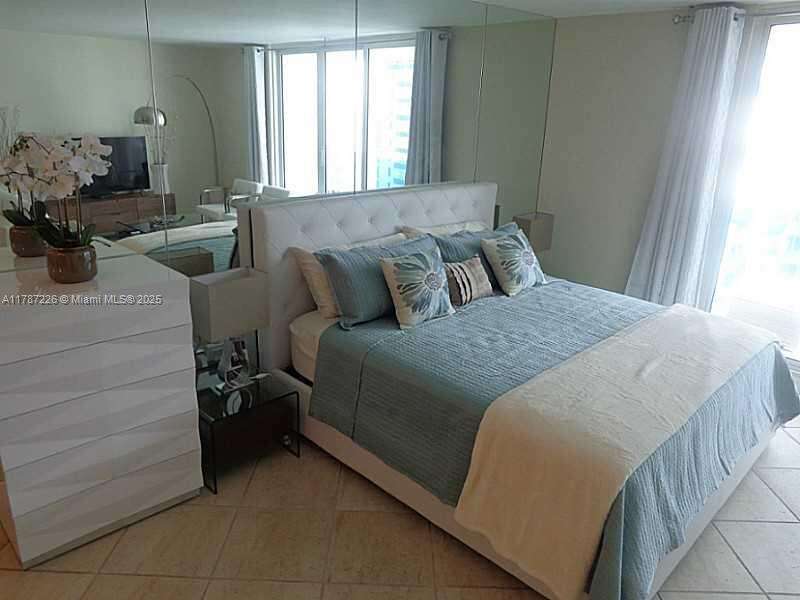 Roney Palace at 2301 Collins Ave, Miami Beach, FL 33139 - For Rent photo 15