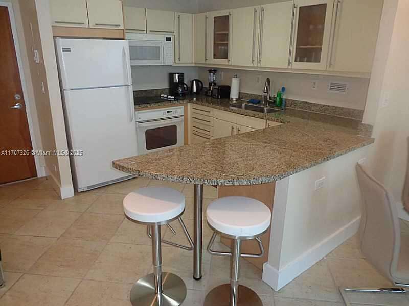Roney Palace at 2301 Collins Ave, Miami Beach, FL 33139 - For Rent photo 16
