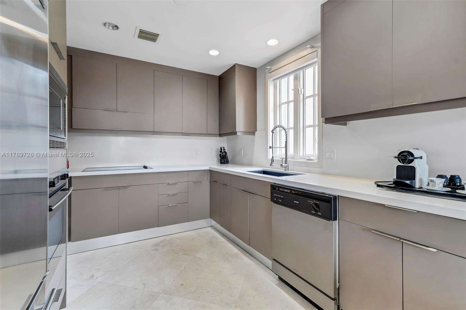 Seaside Village at 19227 Fisher Island Dr, Miami Beach, FL 33109 - For Rent photo 8