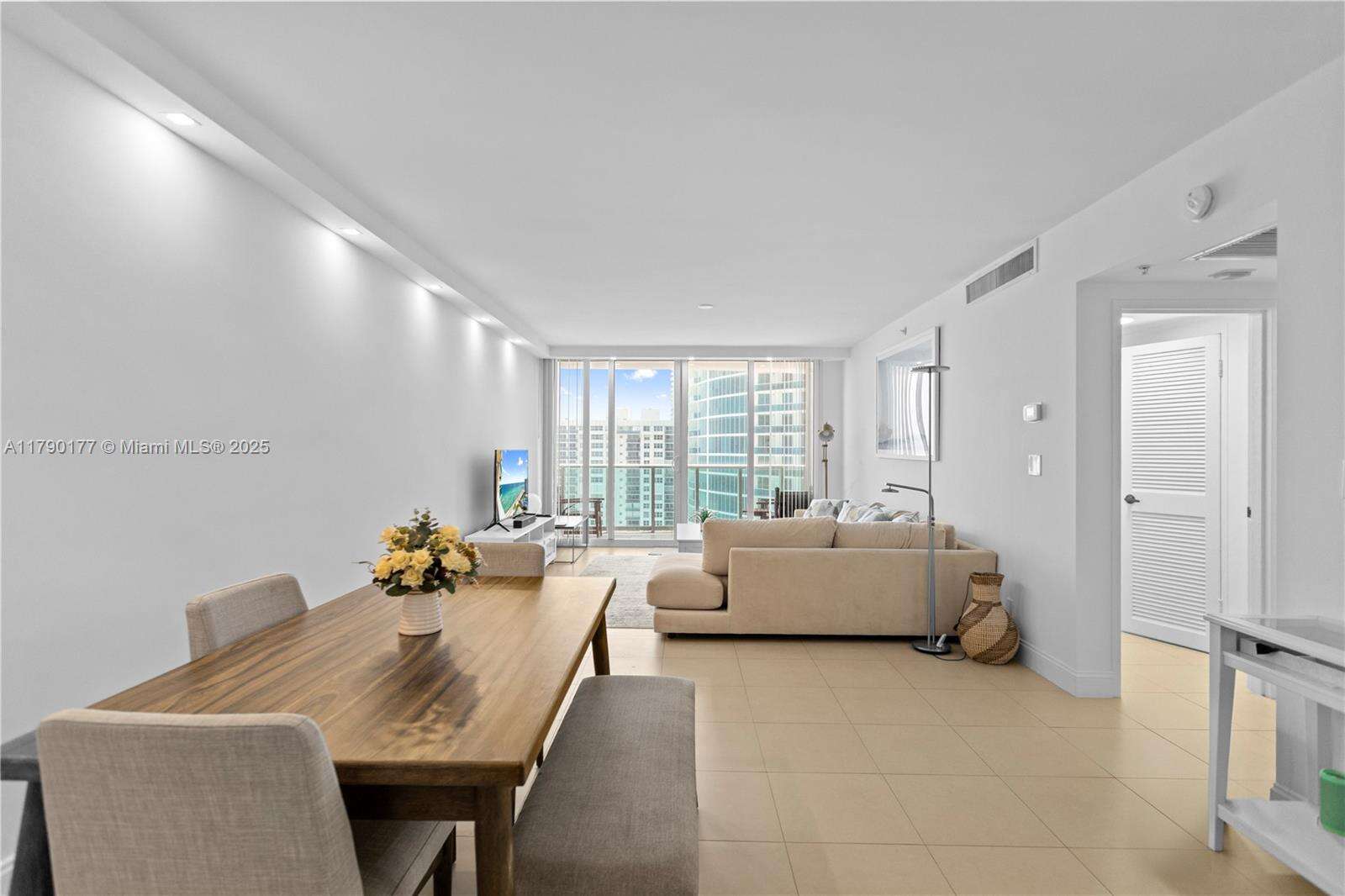 The Wave at 2501 Ocean Dr, Hollywood, FL 33019 - For Rent photo 12