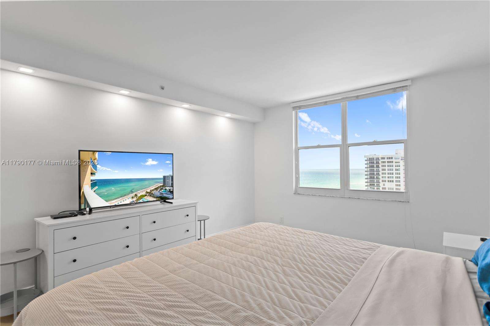 The Wave at 2501 Ocean Dr, Hollywood, FL 33019 - For Rent photo 16