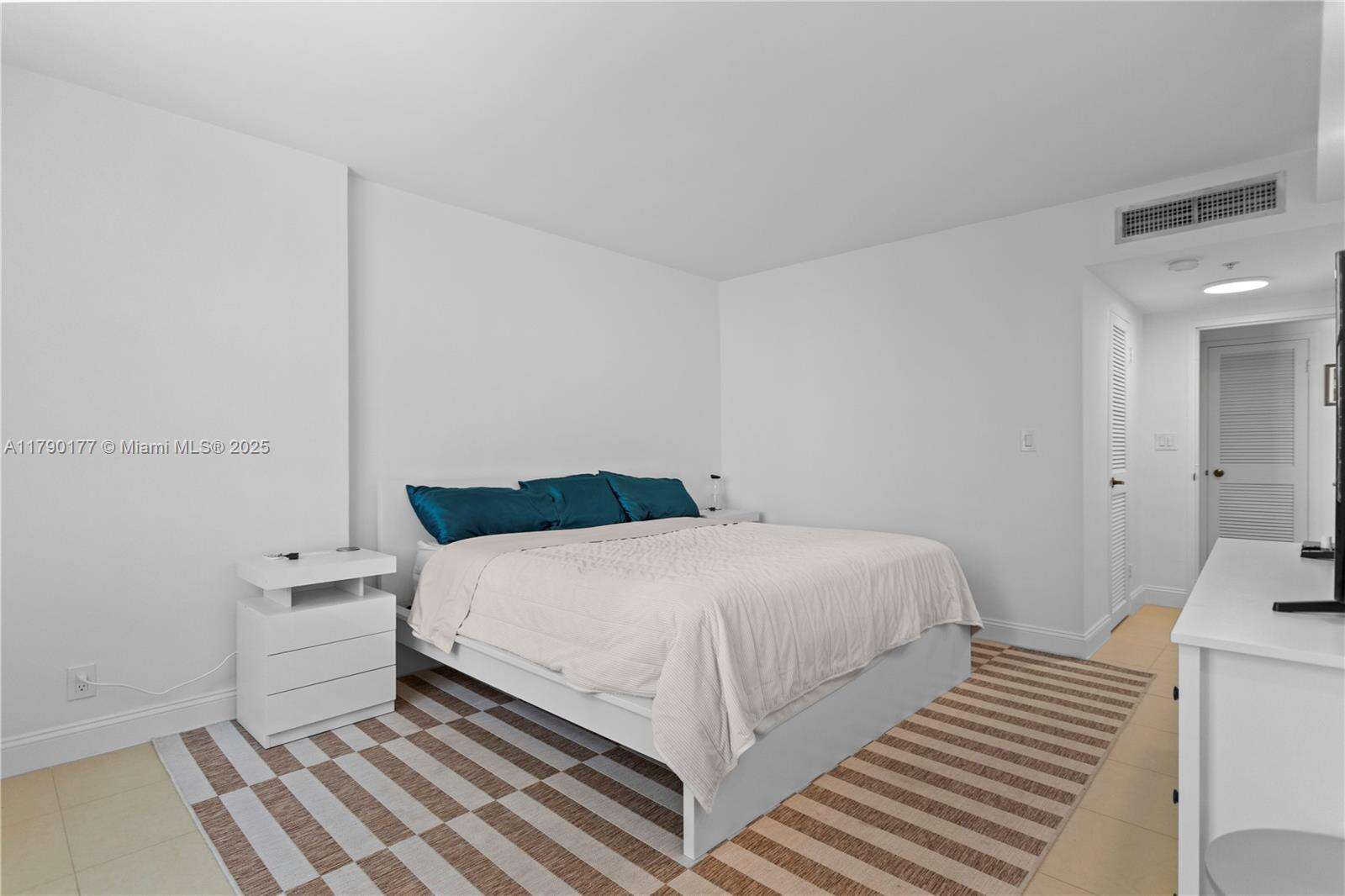 The Wave at 2501 Ocean Dr, Hollywood, FL 33019 - For Rent photo 18