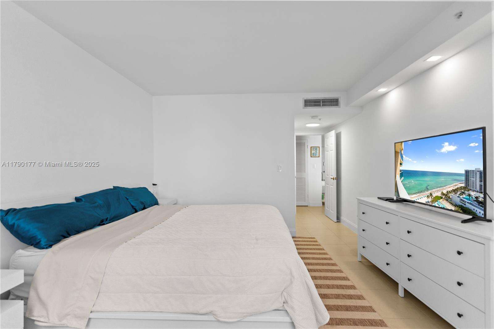 The Wave at 2501 Ocean Dr, Hollywood, FL 33019 - For Rent photo 19
