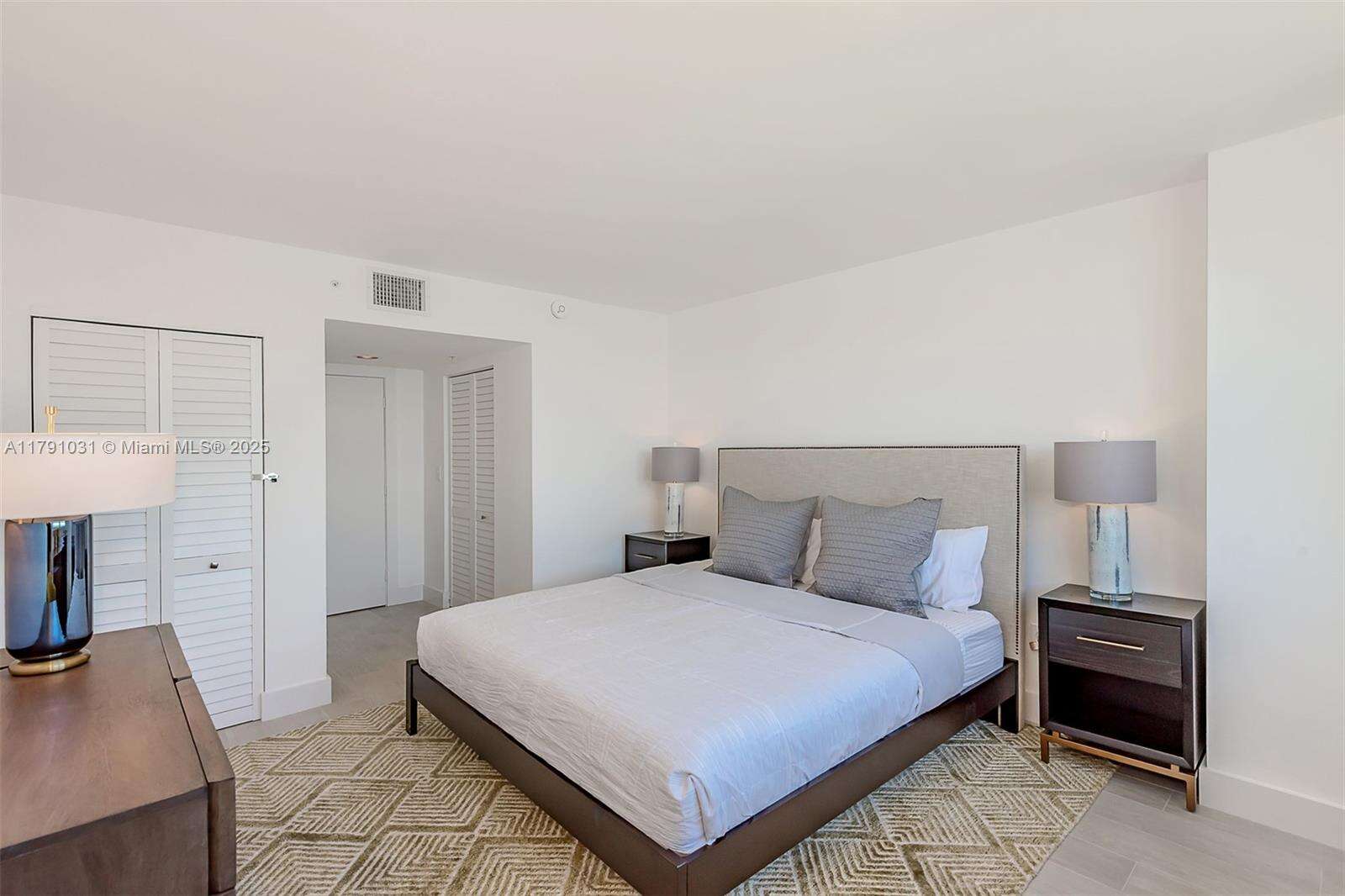 Yacht Club At Portofino at 90 Alton Rd, Miami Beach, FL 33139 - For Rent photo 14