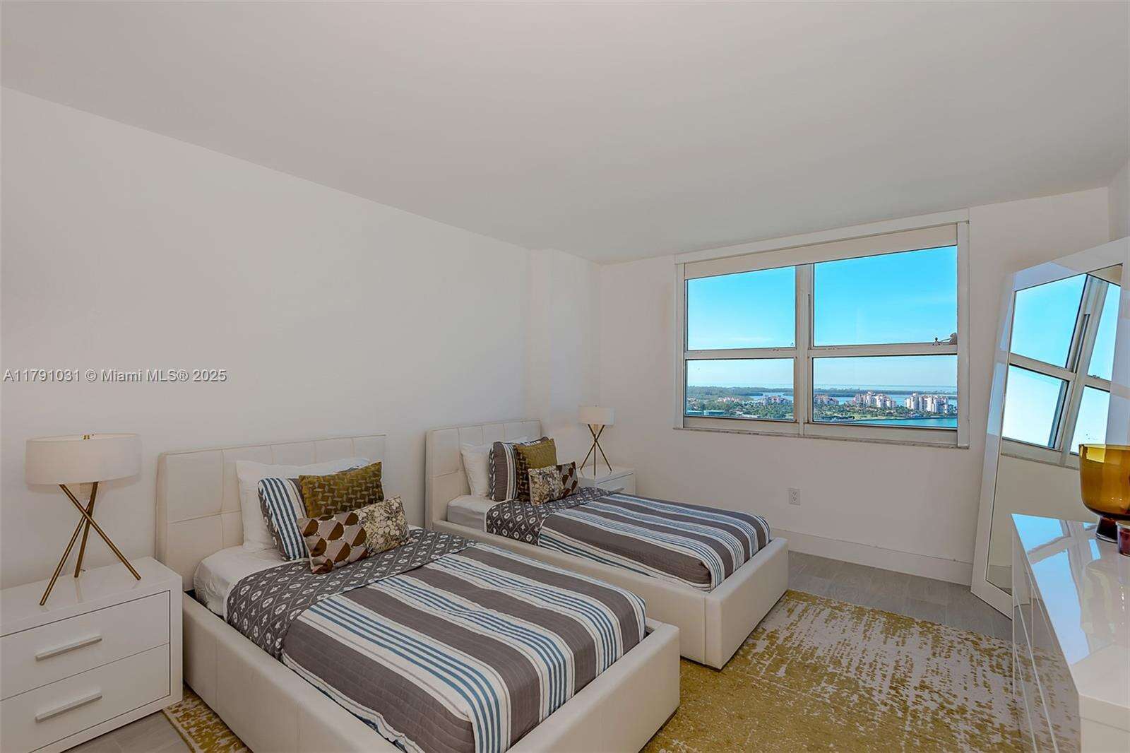 Yacht Club At Portofino at 90 Alton Rd, Miami Beach, FL 33139 - For Rent photo 17