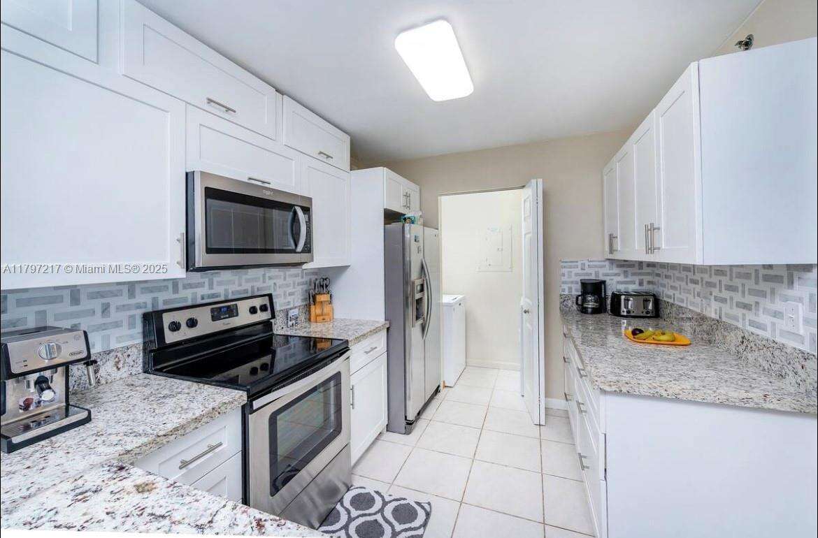 The Yacht Club At Aventura at 19999 Country Club Dr, Aventura, FL 33180 - For Rent photo 5