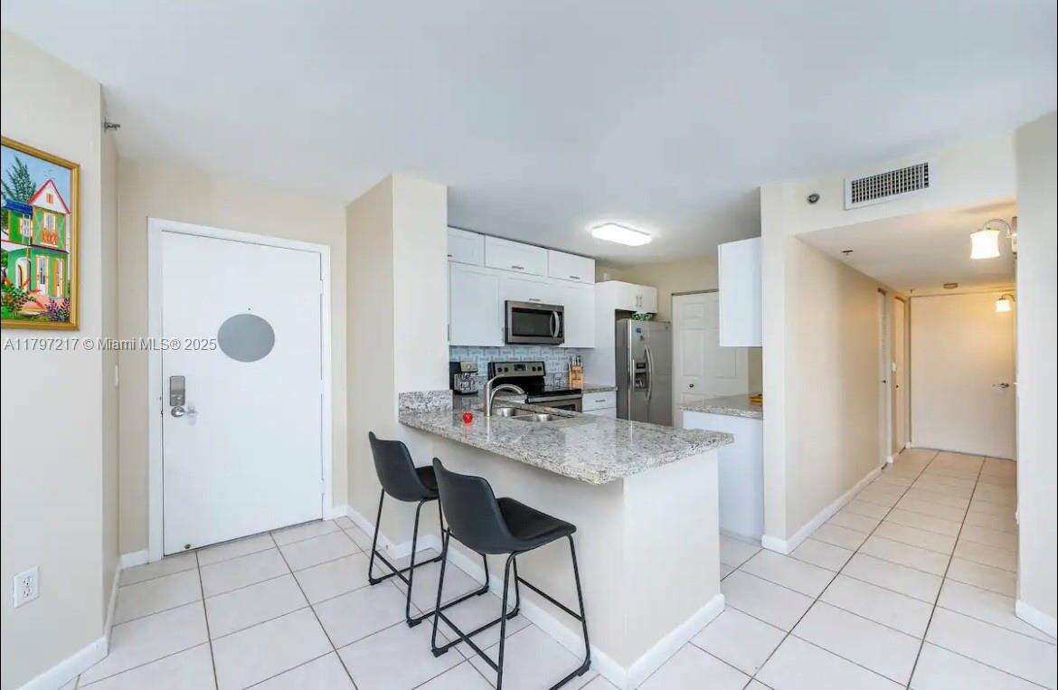 The Yacht Club At Aventura at 19999 Country Club Dr, Aventura, FL 33180 - For Rent photo 8