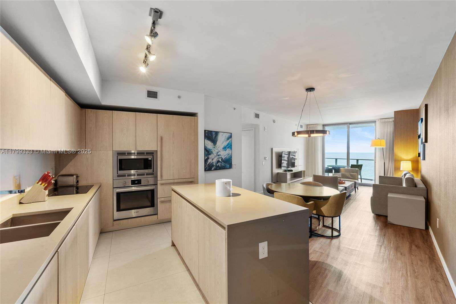 Hyde Resort at 4111 Ocean Dr, Hollywood, FL 33019 - For Rent photo 3