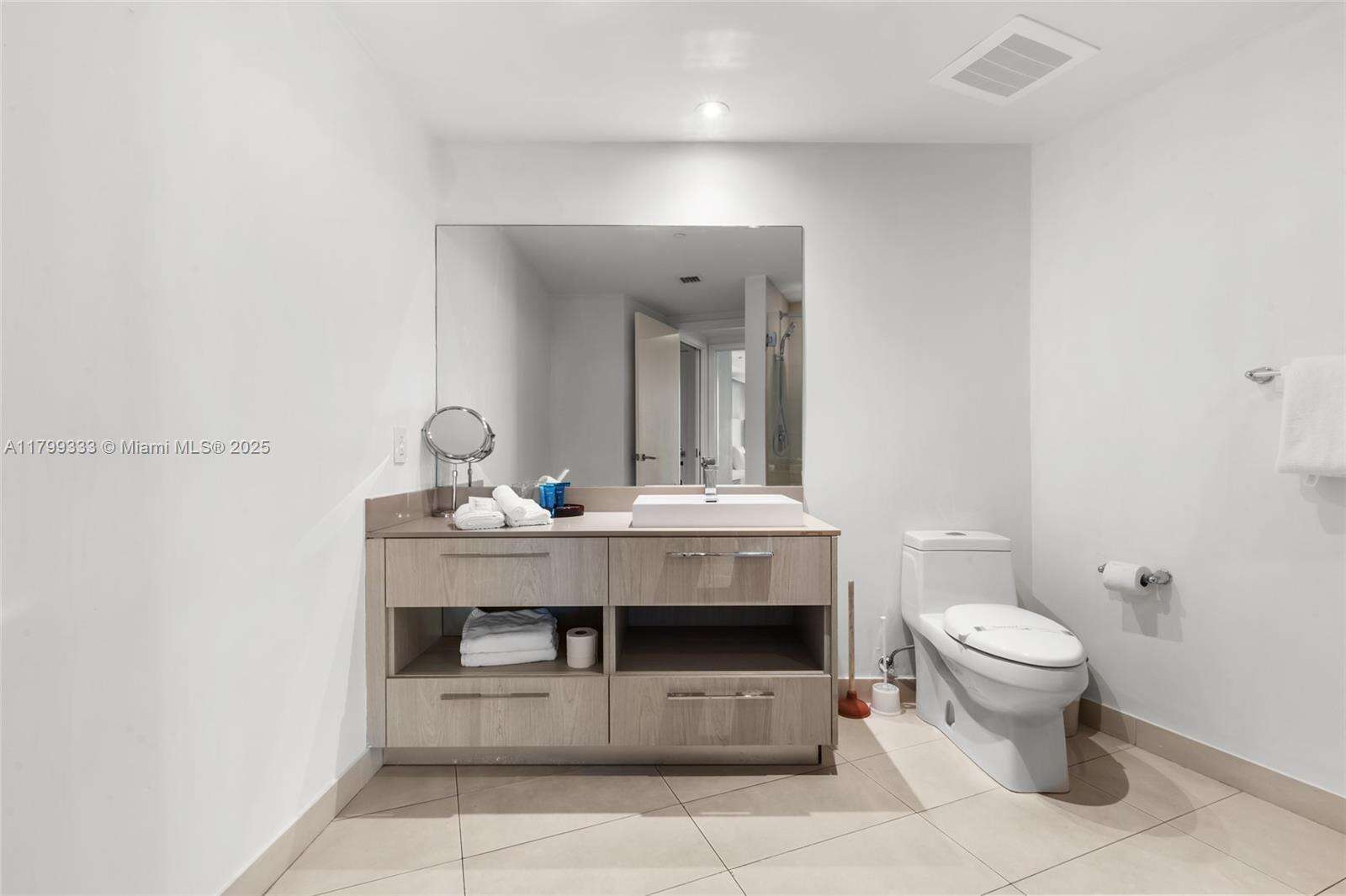 Hyde Resort at 4111 Ocean Dr, Hollywood, FL 33019 - For Rent photo 24