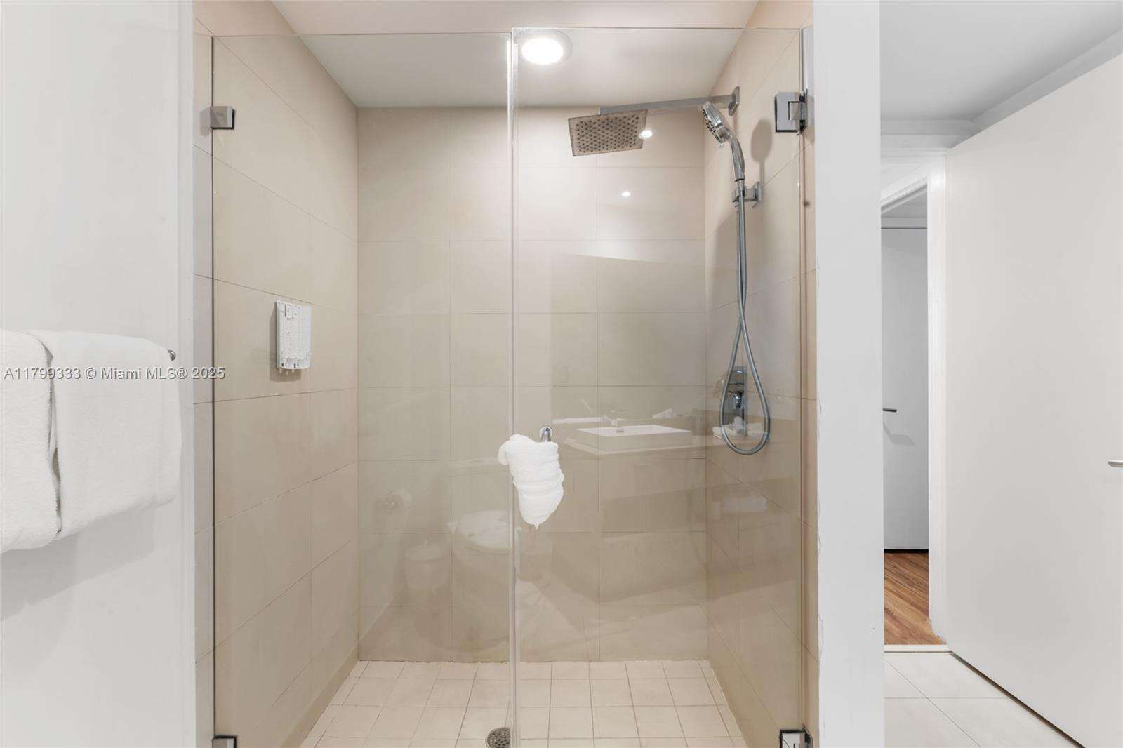 Hyde Resort at 4111 Ocean Dr, Hollywood, FL 33019 - For Rent photo 26
