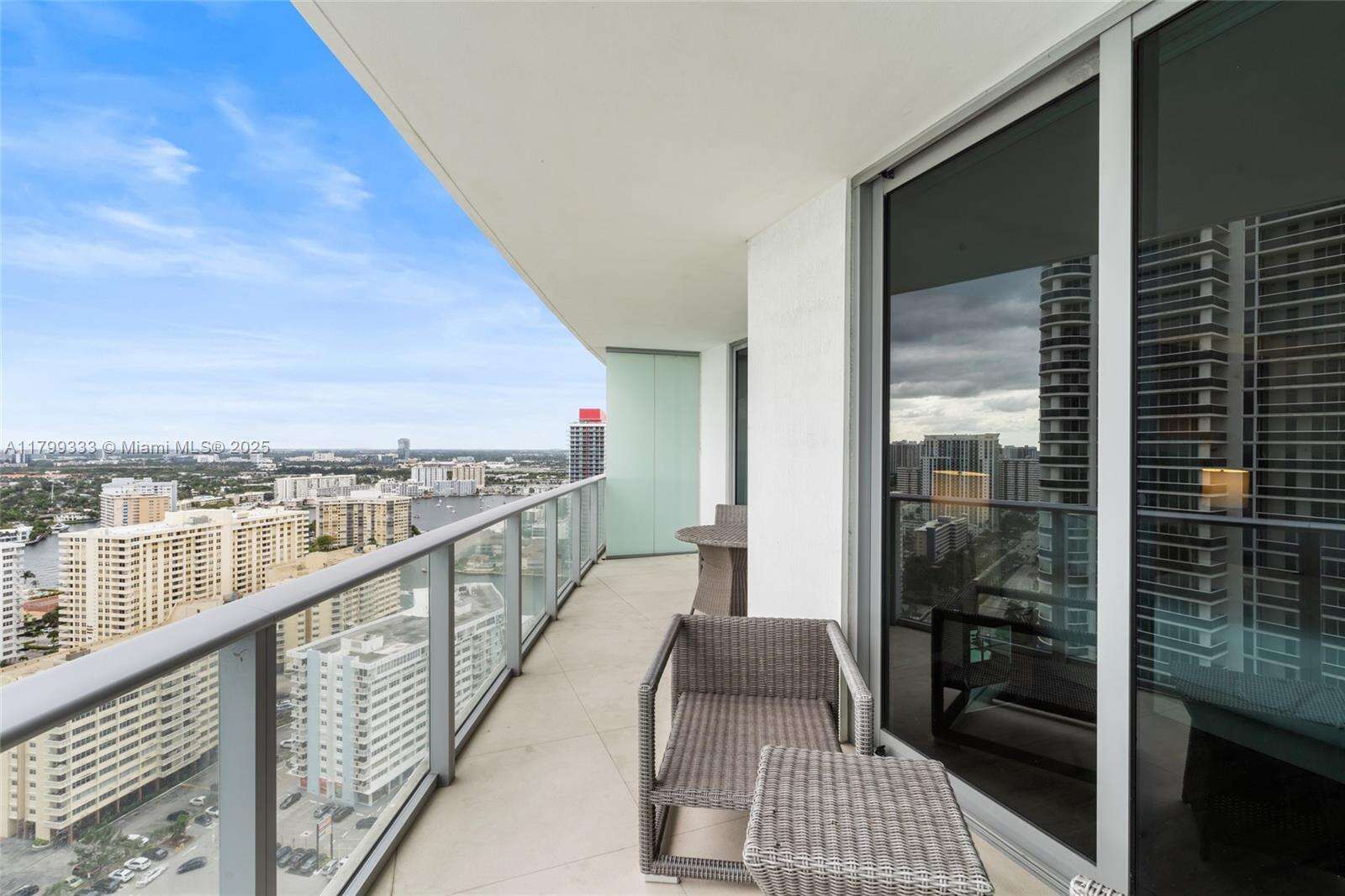 Hyde Resort at 4111 Ocean Dr, Hollywood, FL 33019 - For Rent photo 28