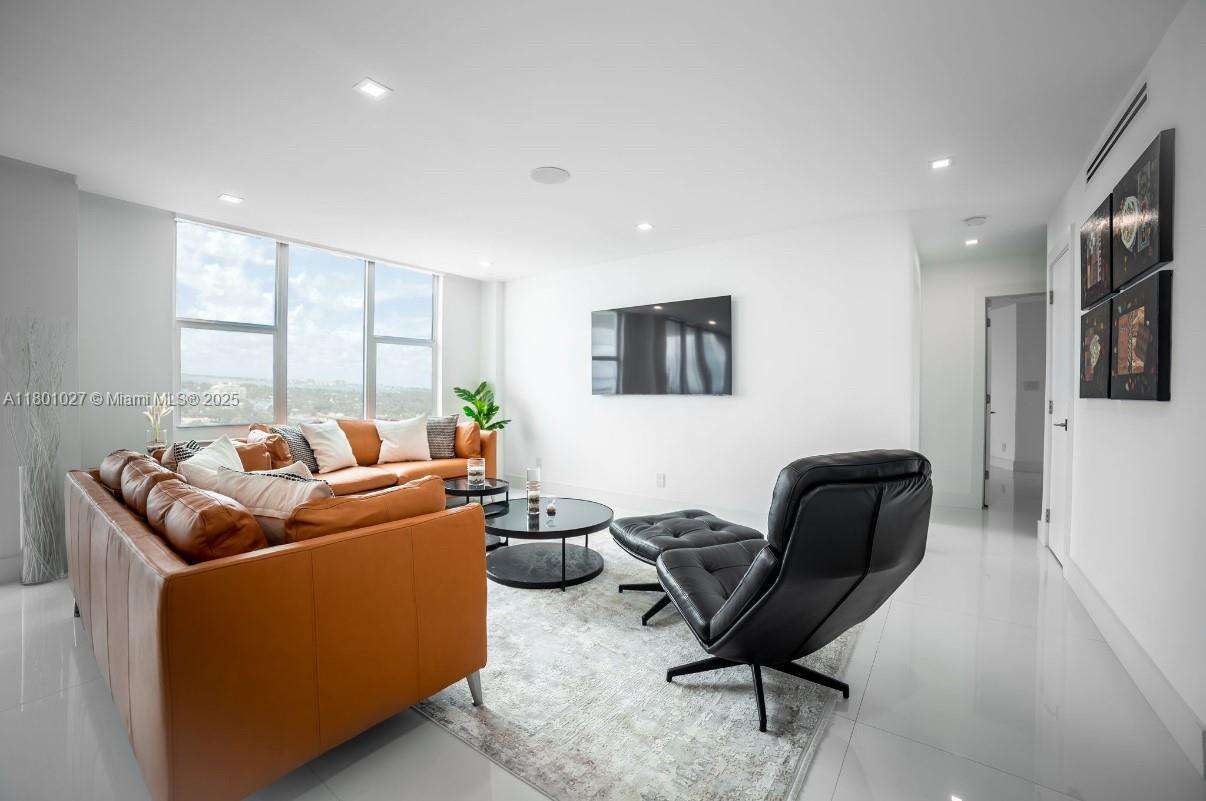 5600 Collins Ave, Miami Beach, FL 33140 - For Rent photo 2