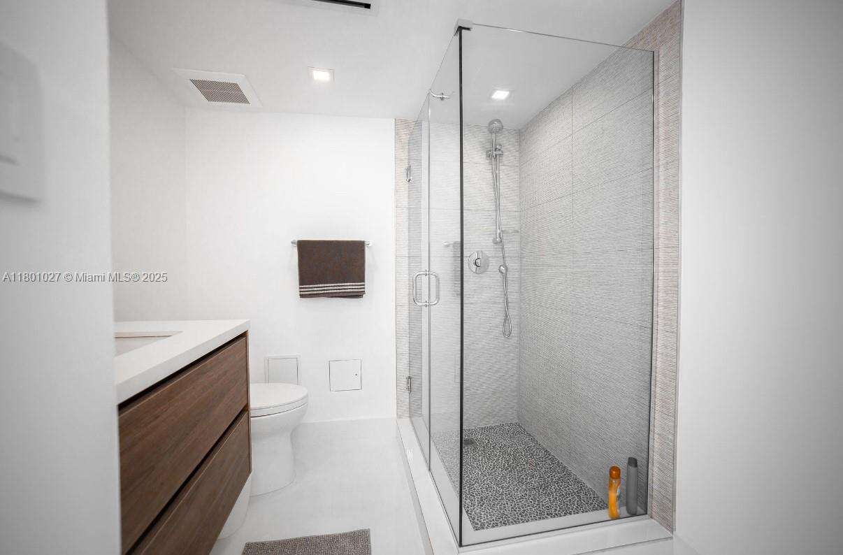 5600 Collins Ave, Miami Beach, FL 33140 - For Rent photo 14