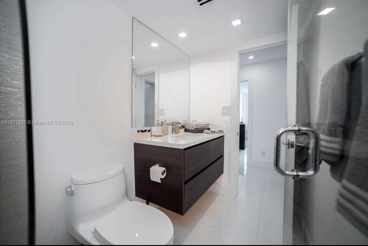5600 Collins Ave, Miami Beach, FL 33140 - For Rent photo 18