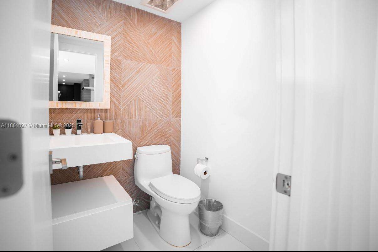 5600 Collins Ave, Miami Beach, FL 33140 - For Rent photo 20