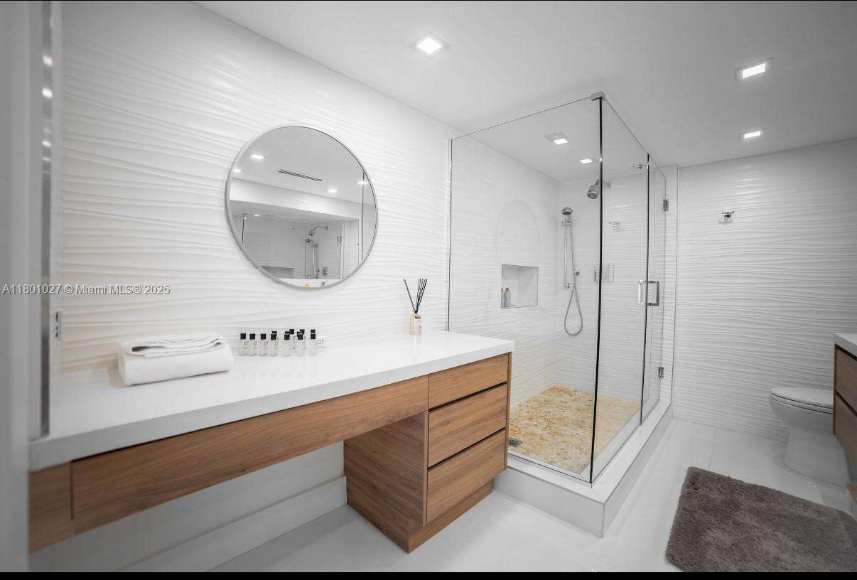 5600 Collins Ave, Miami Beach, FL 33140 - For Rent photo 34
