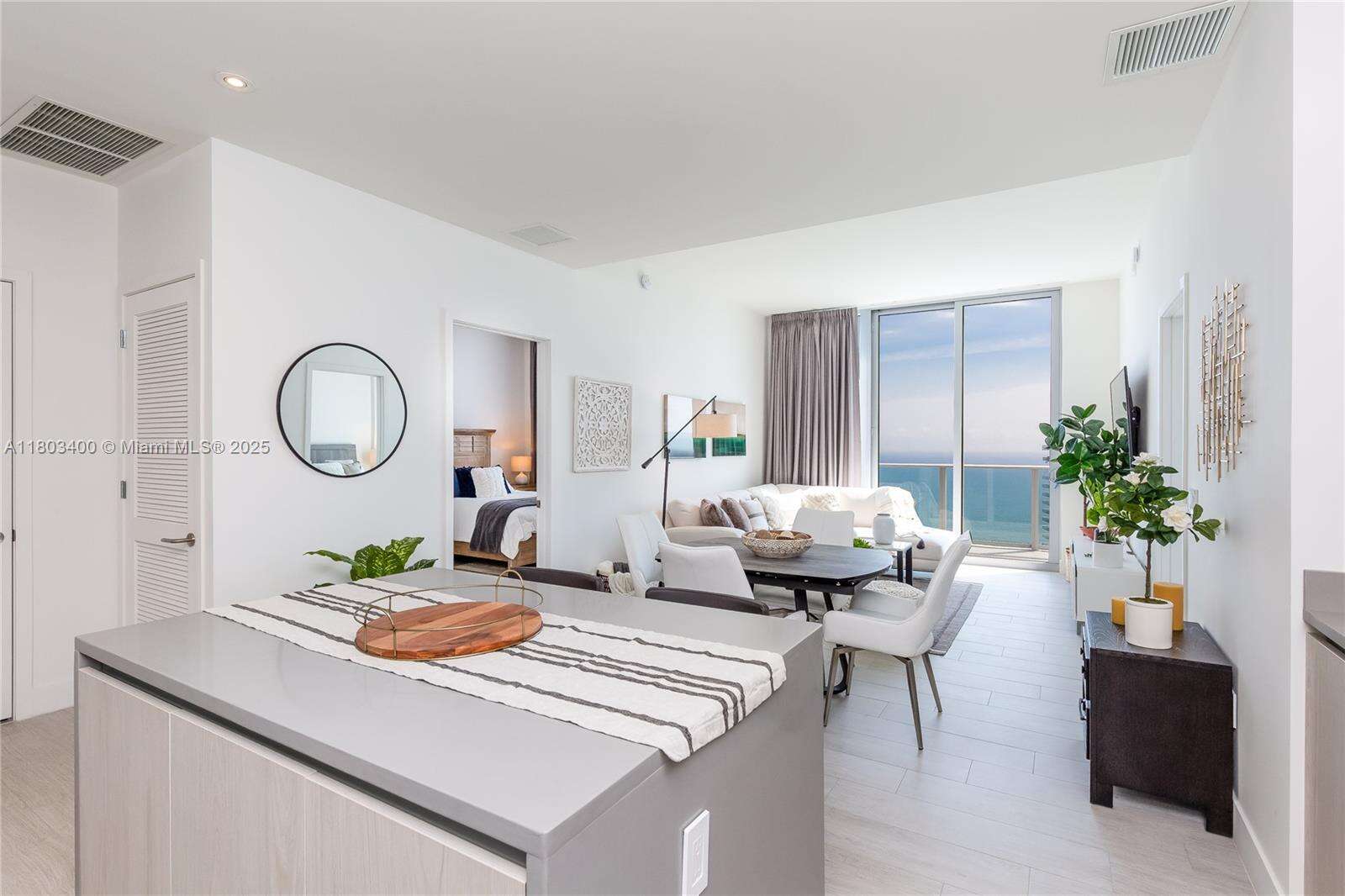 Hyde Beach House at 4010 Ocean Dr, Hollywood, FL 33019 - For Rent photo 15