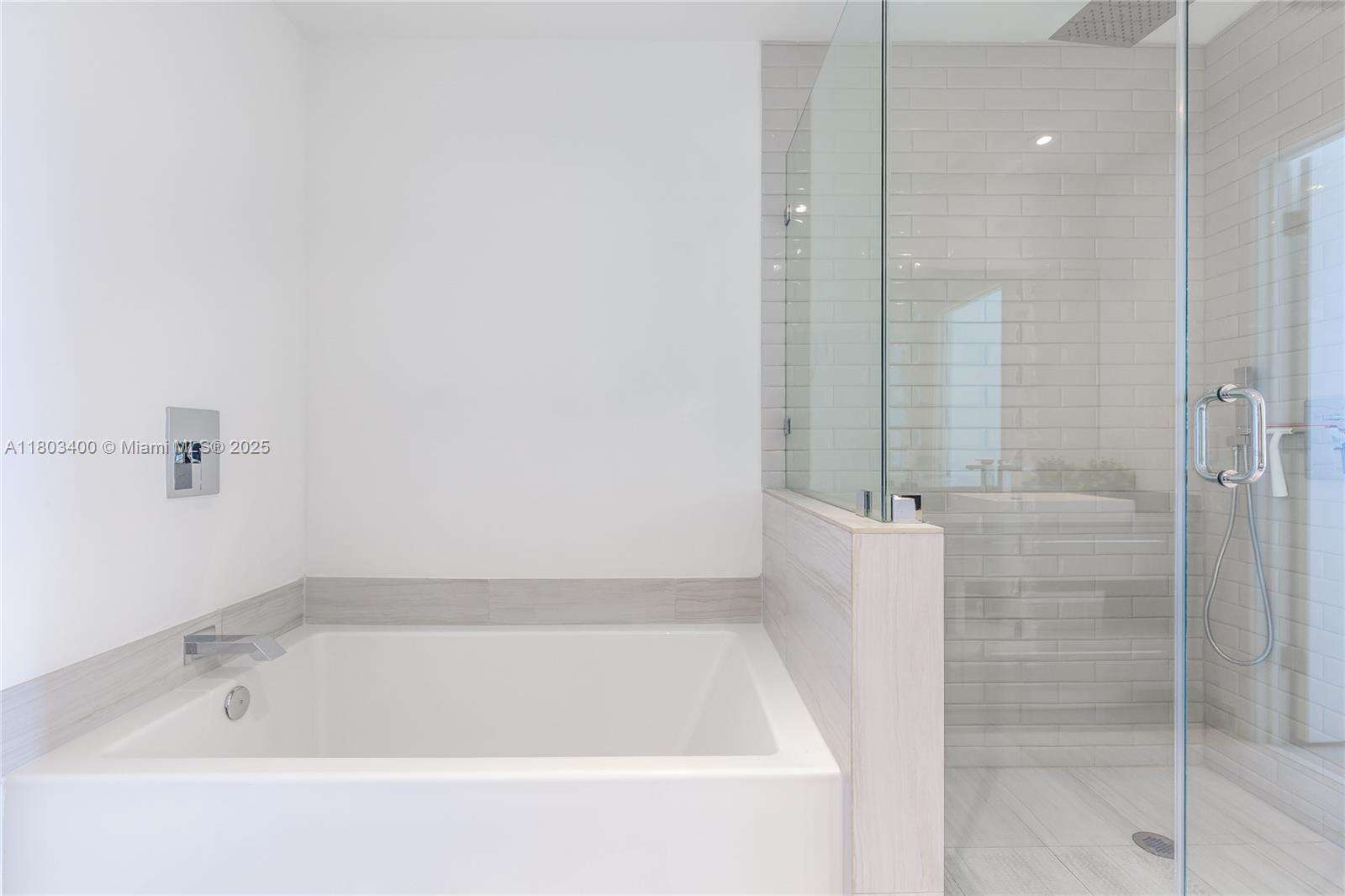 Hyde Beach House at 4010 Ocean Dr, Hollywood, FL 33019 - For Rent photo 22