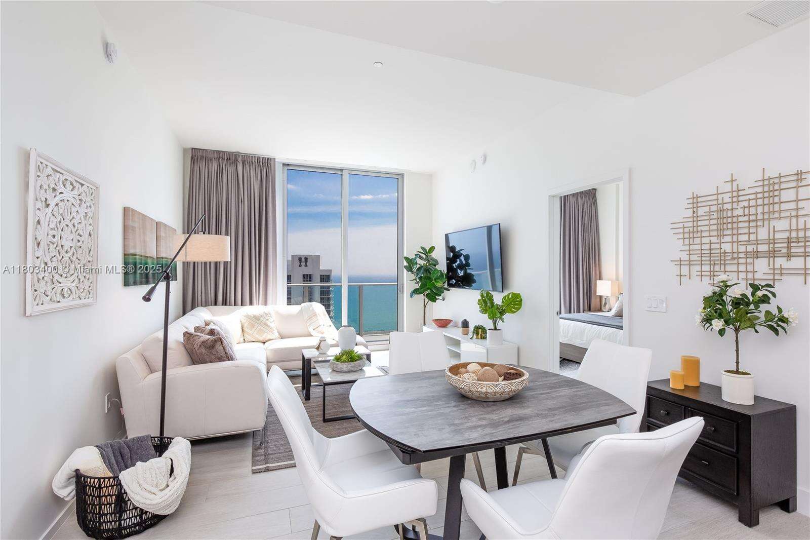 Hyde Beach House at 4010 Ocean Dr, Hollywood, FL 33019 - For Rent photo 4