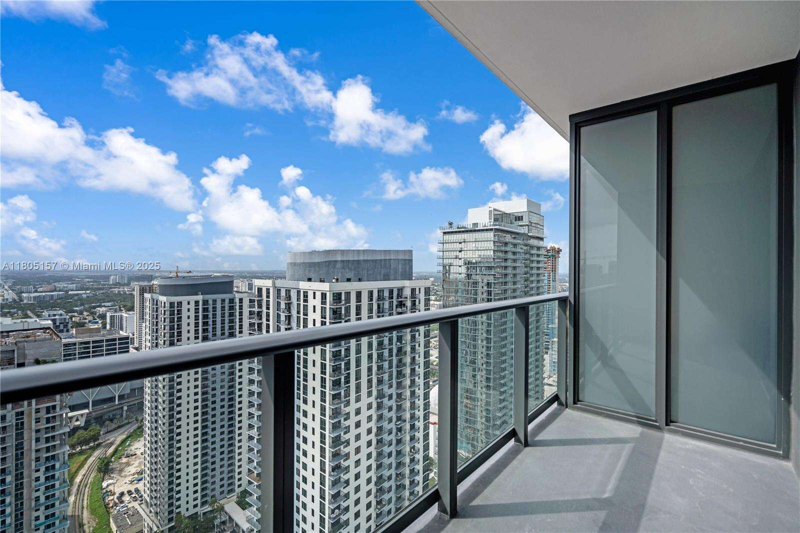 Natiivo | Gale Miami at 601 1st, Miami, FL 33132 - For Rent photo 1