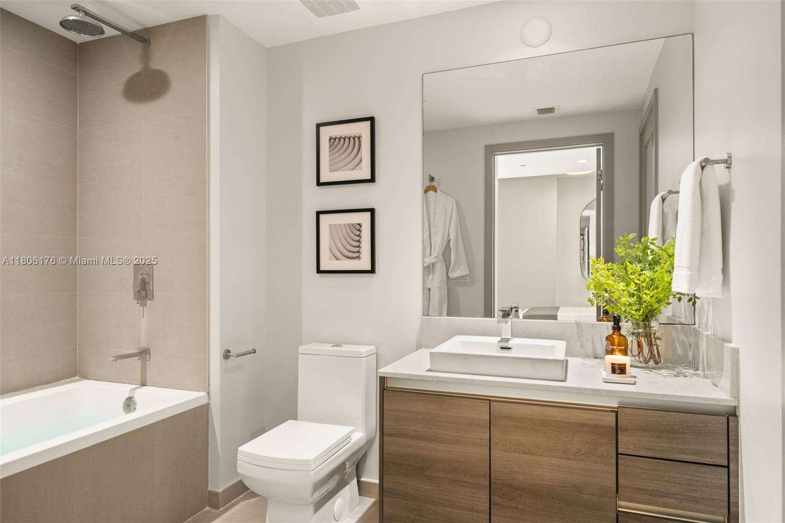 The Bond On Brickell at 1080 Brickell Ave, Miami, FL 33131 - For Rent photo 13