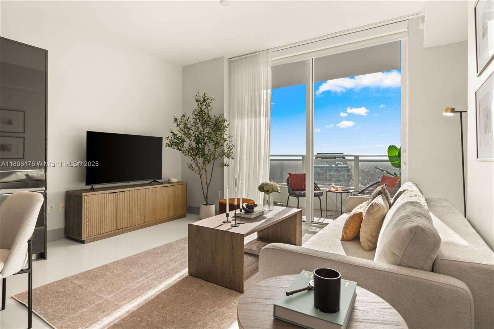 The Bond On Brickell at 1080 Brickell Ave, Miami, FL 33131 - For Rent photo 3