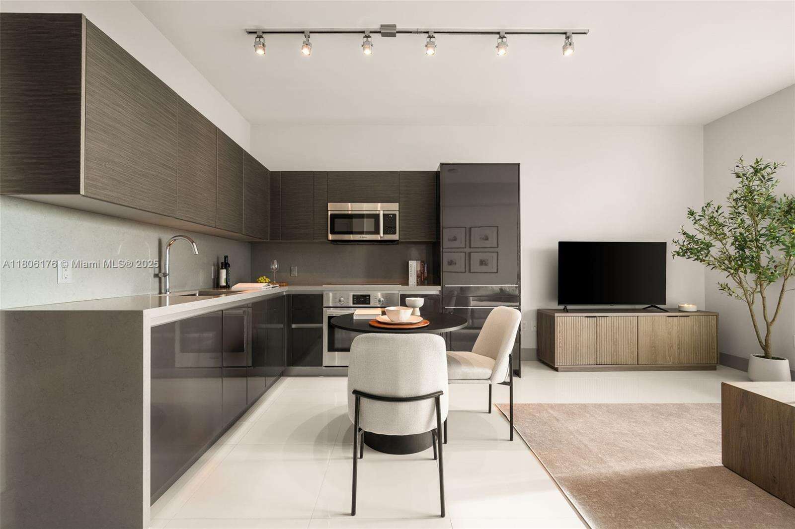 The Bond On Brickell at 1080 Brickell Ave, Miami, FL 33131 - For Rent photo 5