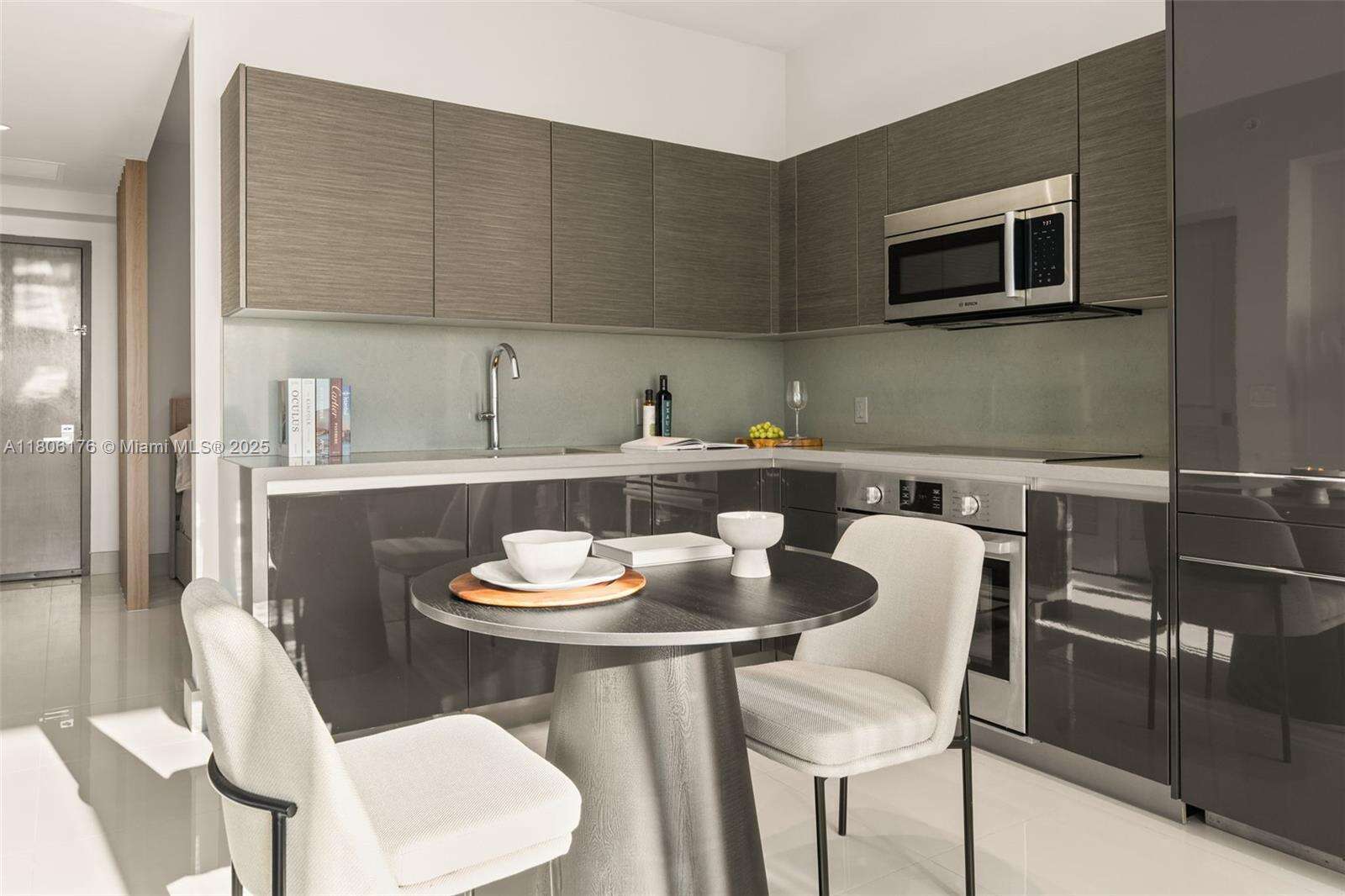 The Bond On Brickell at 1080 Brickell Ave, Miami, FL 33131 - For Rent photo 7