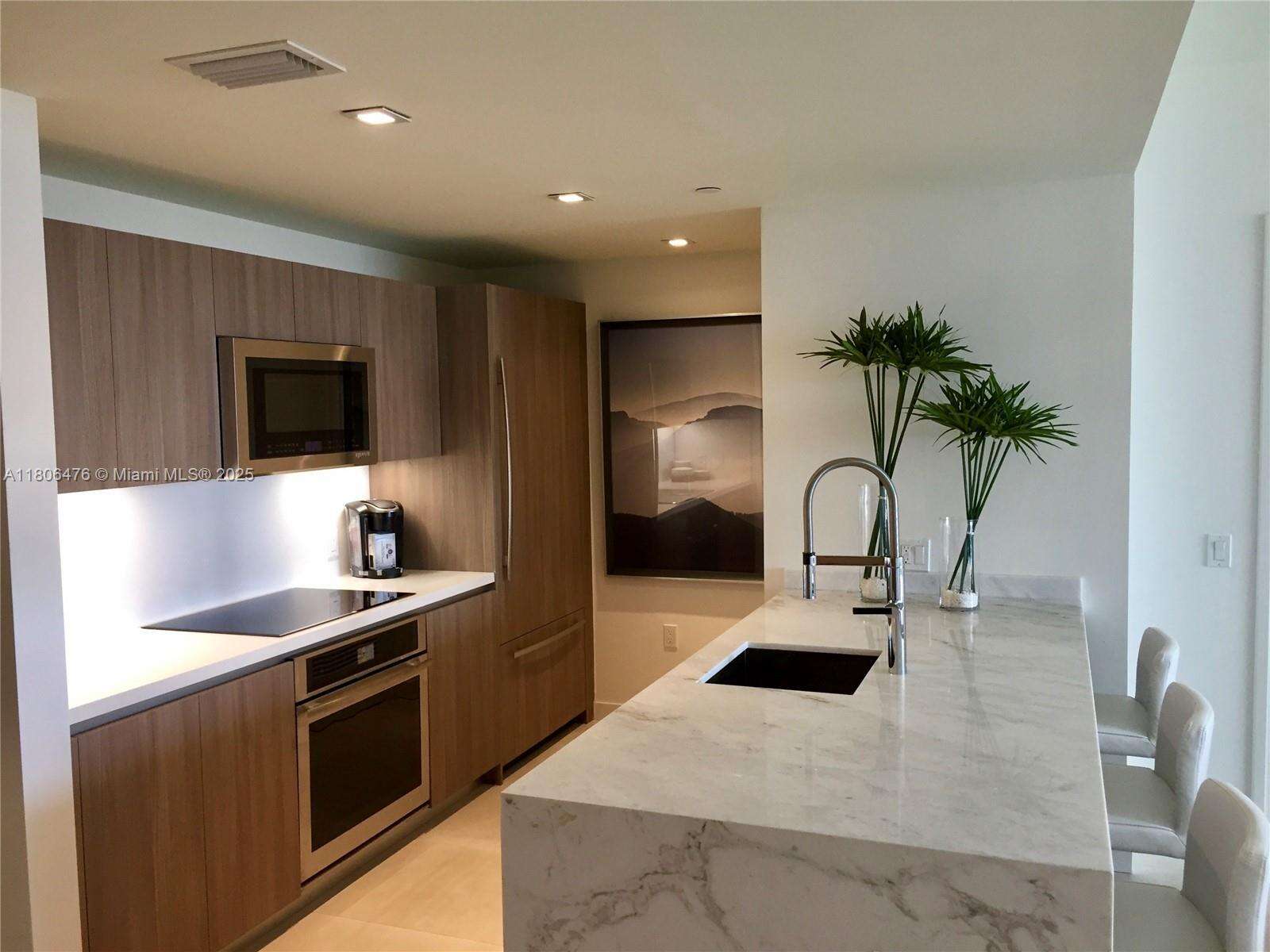 Tiffany House at 401 Birch Rd, Fort Lauderdale, FL 33304 - For Rent photo 14