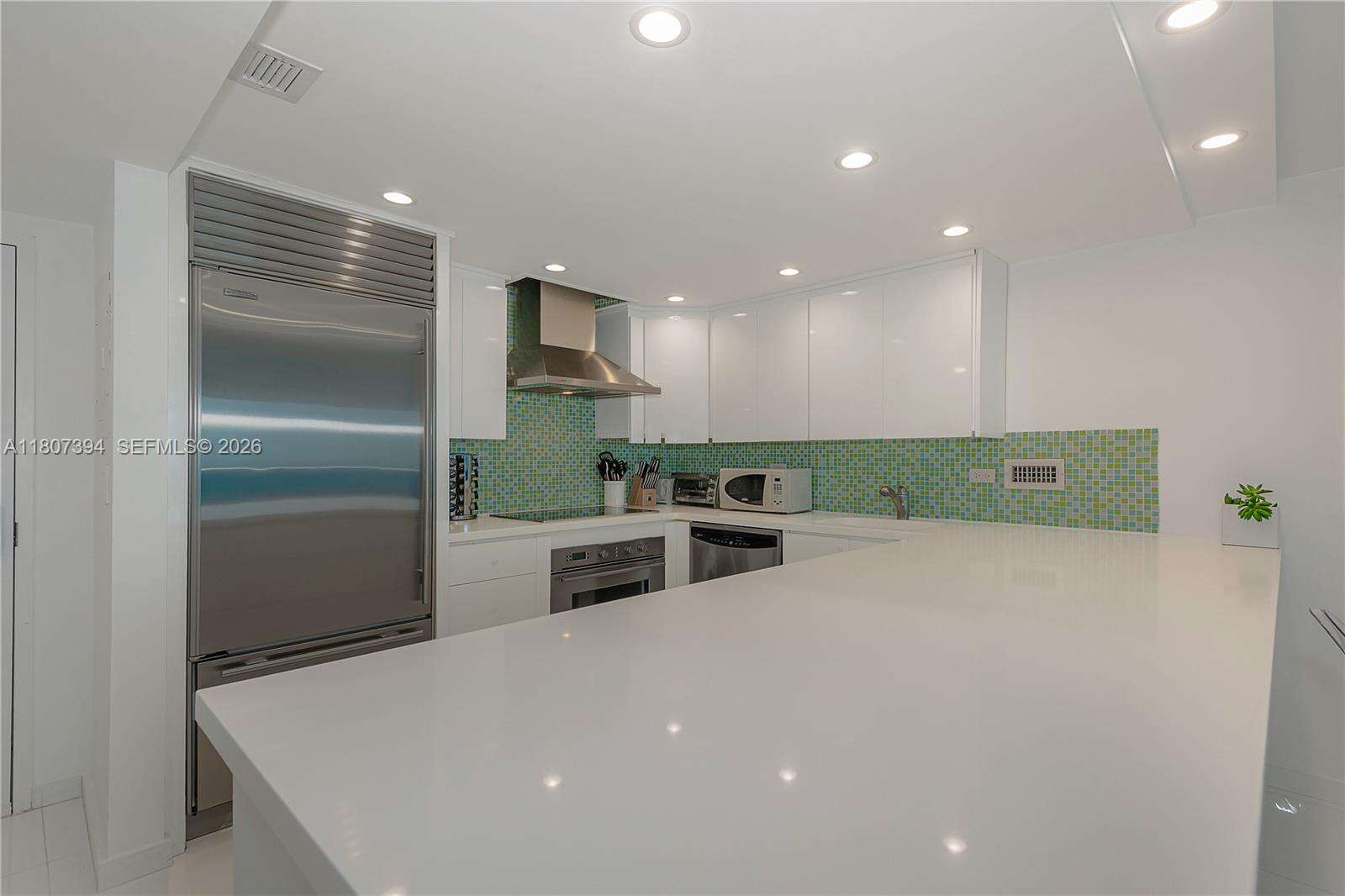Roney Palace at 2301 Collins Ave, Miami Beach, FL 33139 - For Rent photo 14