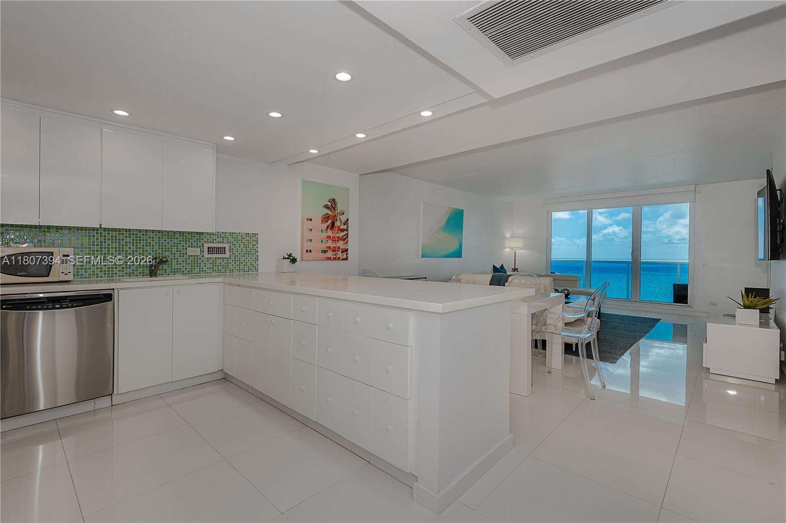 Roney Palace at 2301 Collins Ave, Miami Beach, FL 33139 - For Rent photo 17