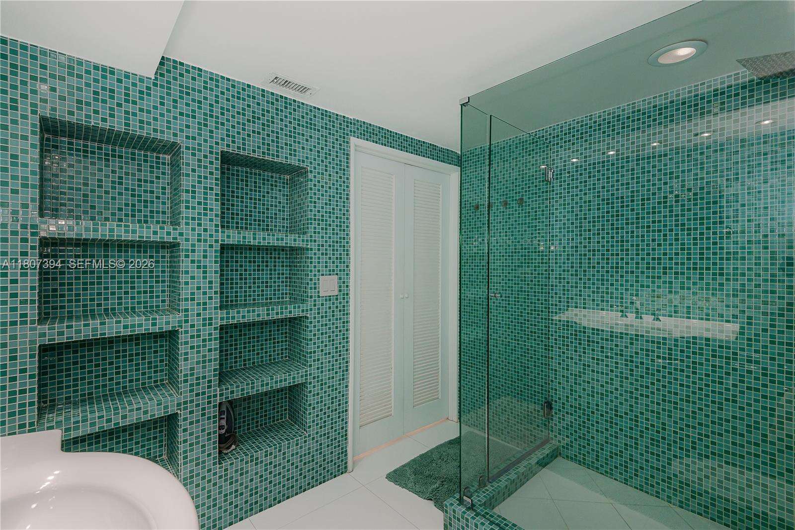 Roney Palace at 2301 Collins Ave, Miami Beach, FL 33139 - For Rent photo 24