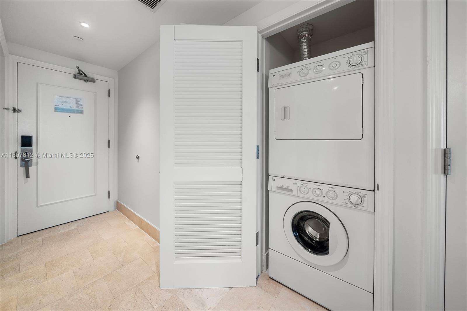 Fontainebleau 2 at 4401 Collins Ave, Miami Beach, FL 33140 - For Rent photo 21