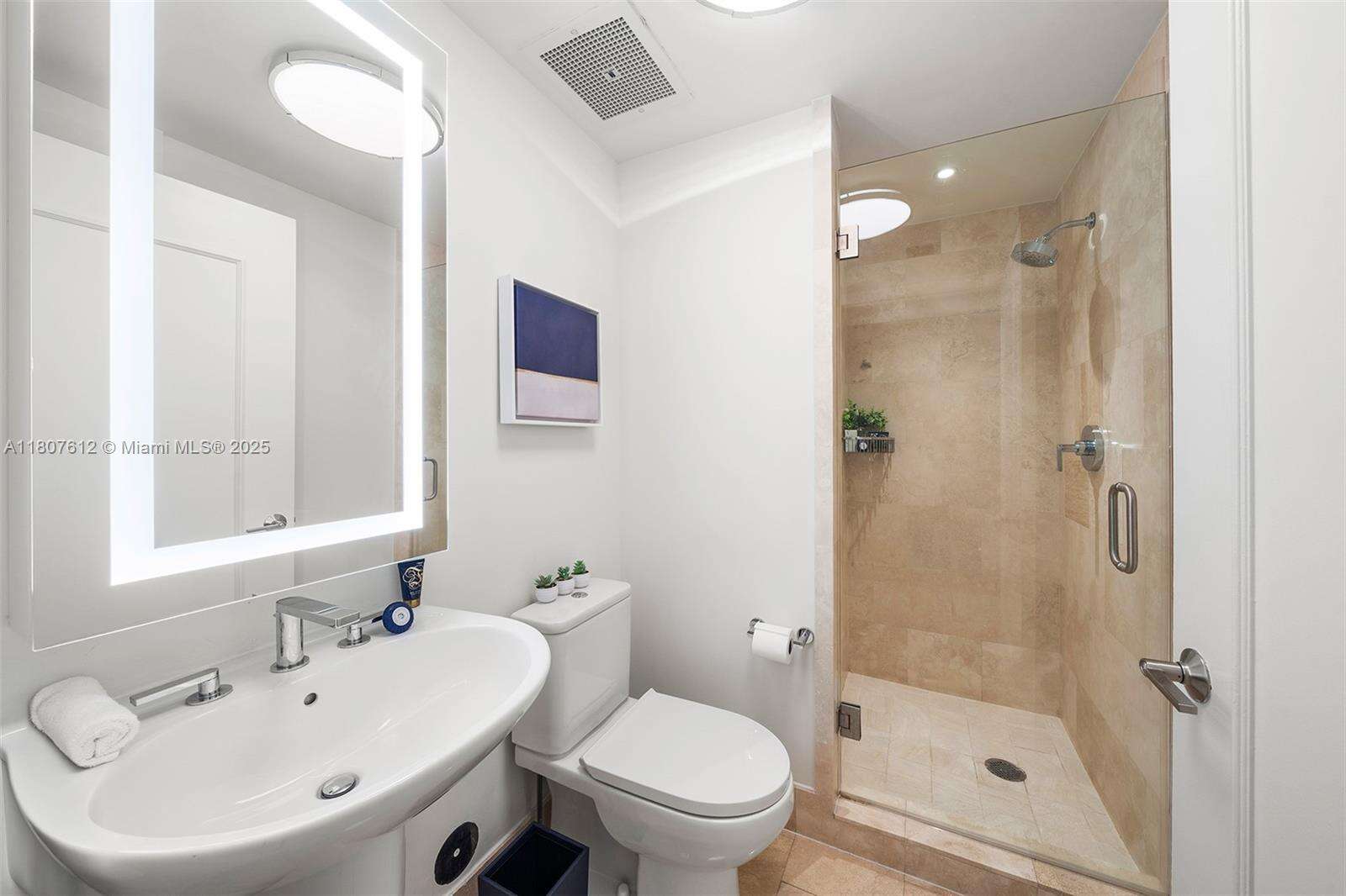 Fontainebleau 2 at 4401 Collins Ave, Miami Beach, FL 33140 - For Rent photo 22