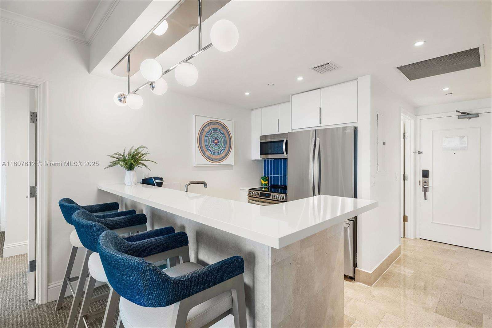 Fontainebleau 2 at 4401 Collins Ave, Miami Beach, FL 33140 - For Rent photo 6