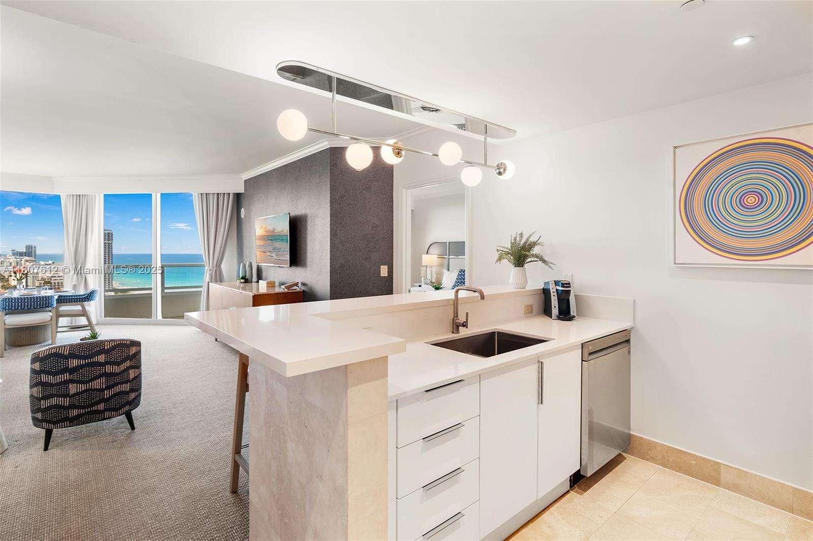 Fontainebleau 2 at 4401 Collins Ave, Miami Beach, FL 33140 - For Rent photo 7