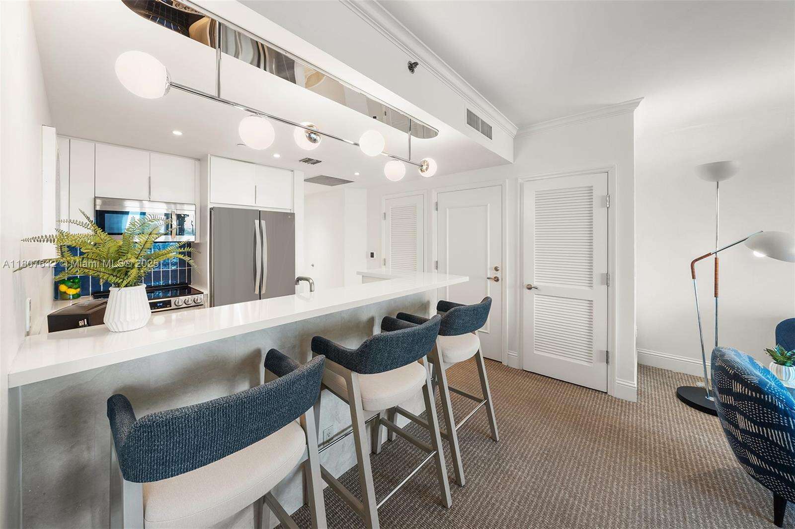 Fontainebleau 2 at 4401 Collins Ave, Miami Beach, FL 33140 - For Rent photo 9