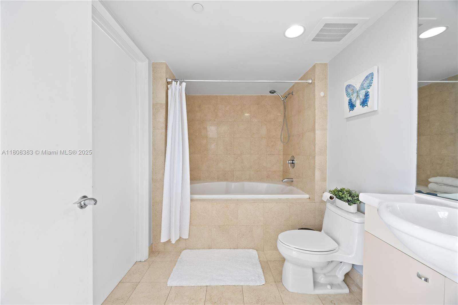 The Beach Club Two at 1830 Ocean Dr, Hallandale Beach, FL 33009 - For Rent photo 17