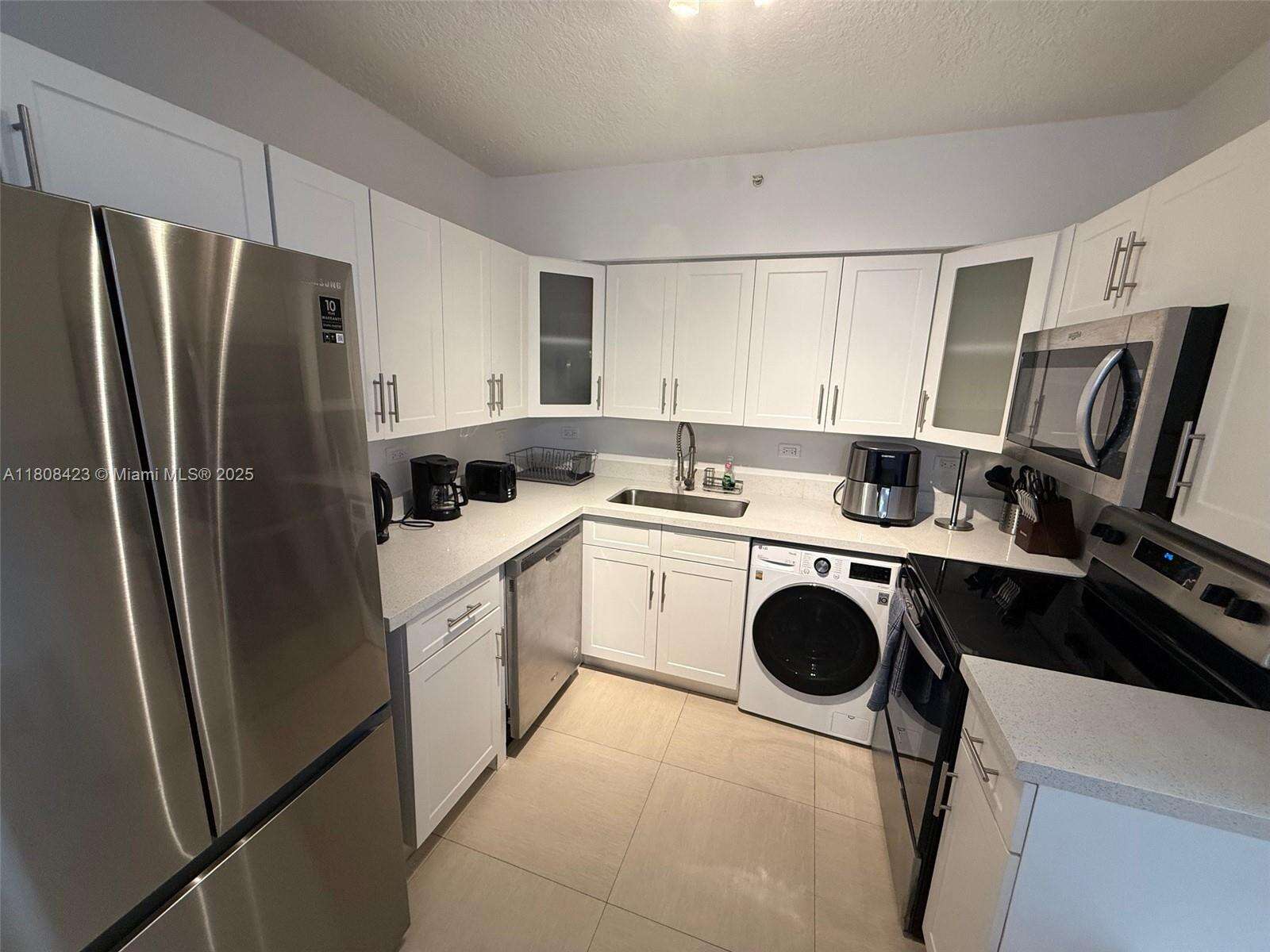 Flamingo South Beach at 1500 Bay Rd, Miami Beach, FL 33139 - For Rent photo 8