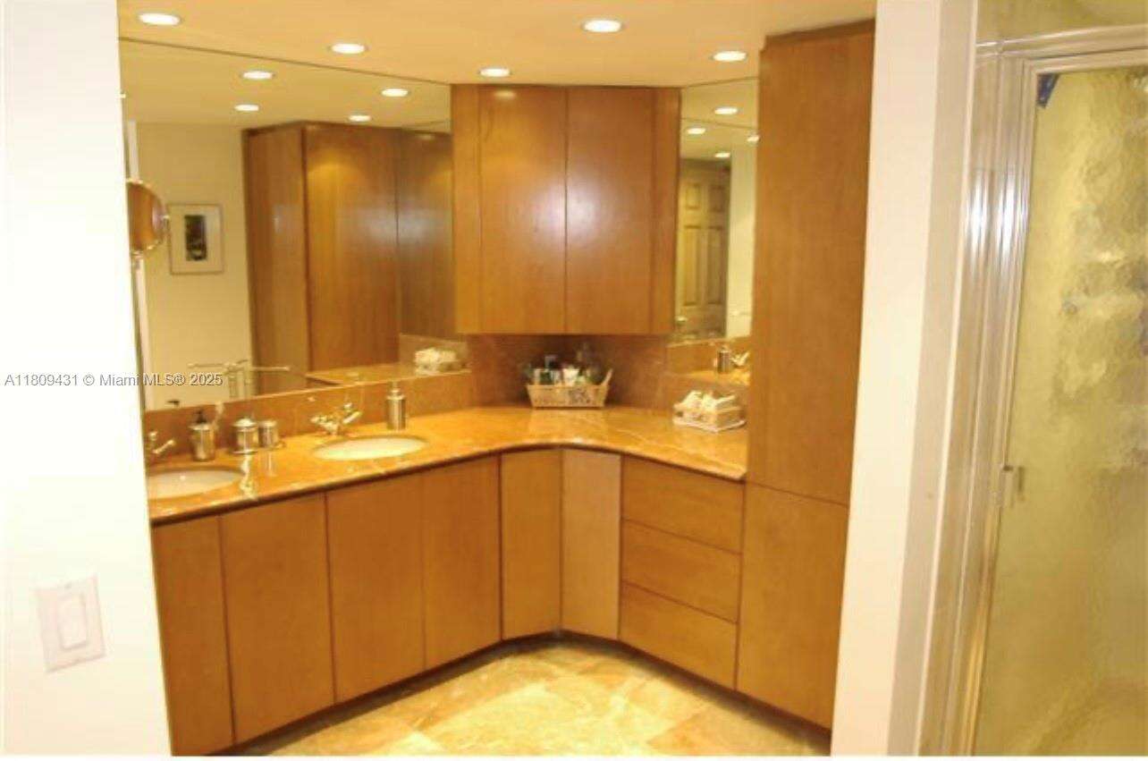 The Grand at 1717 Bayshore Dr, Miami, FL 33132 - For Rent photo 9